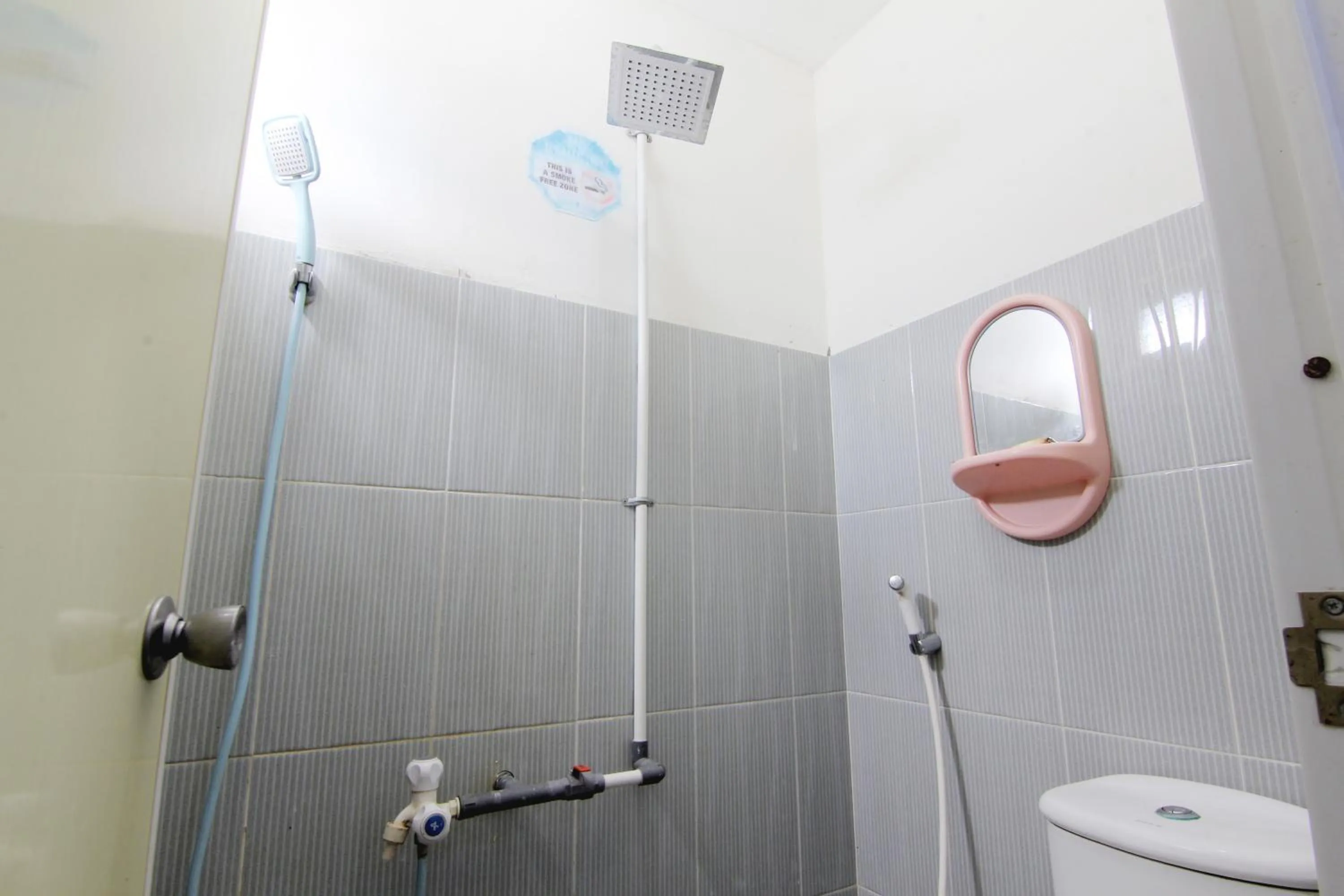 Shower in Tiga Dua Homestay