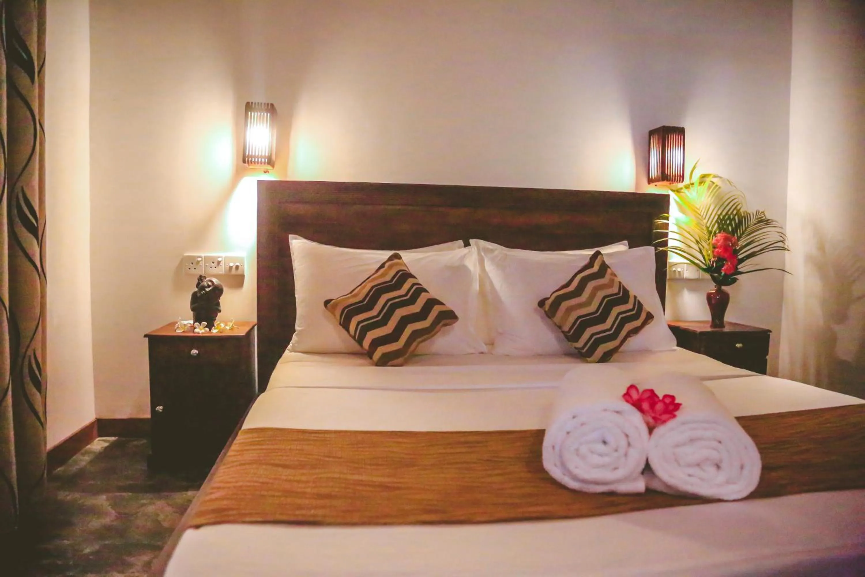 Bedroom, Bed in Villa Hiriketiya