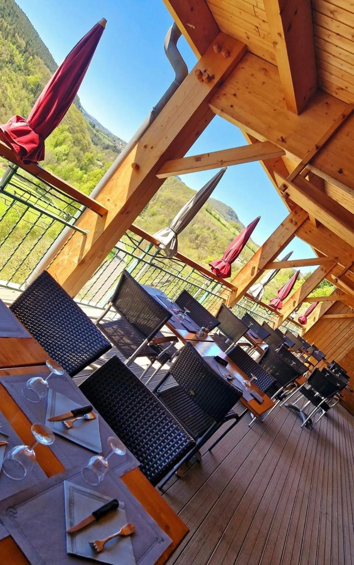 Restaurant/places to eat in Hôtel Des Rochers