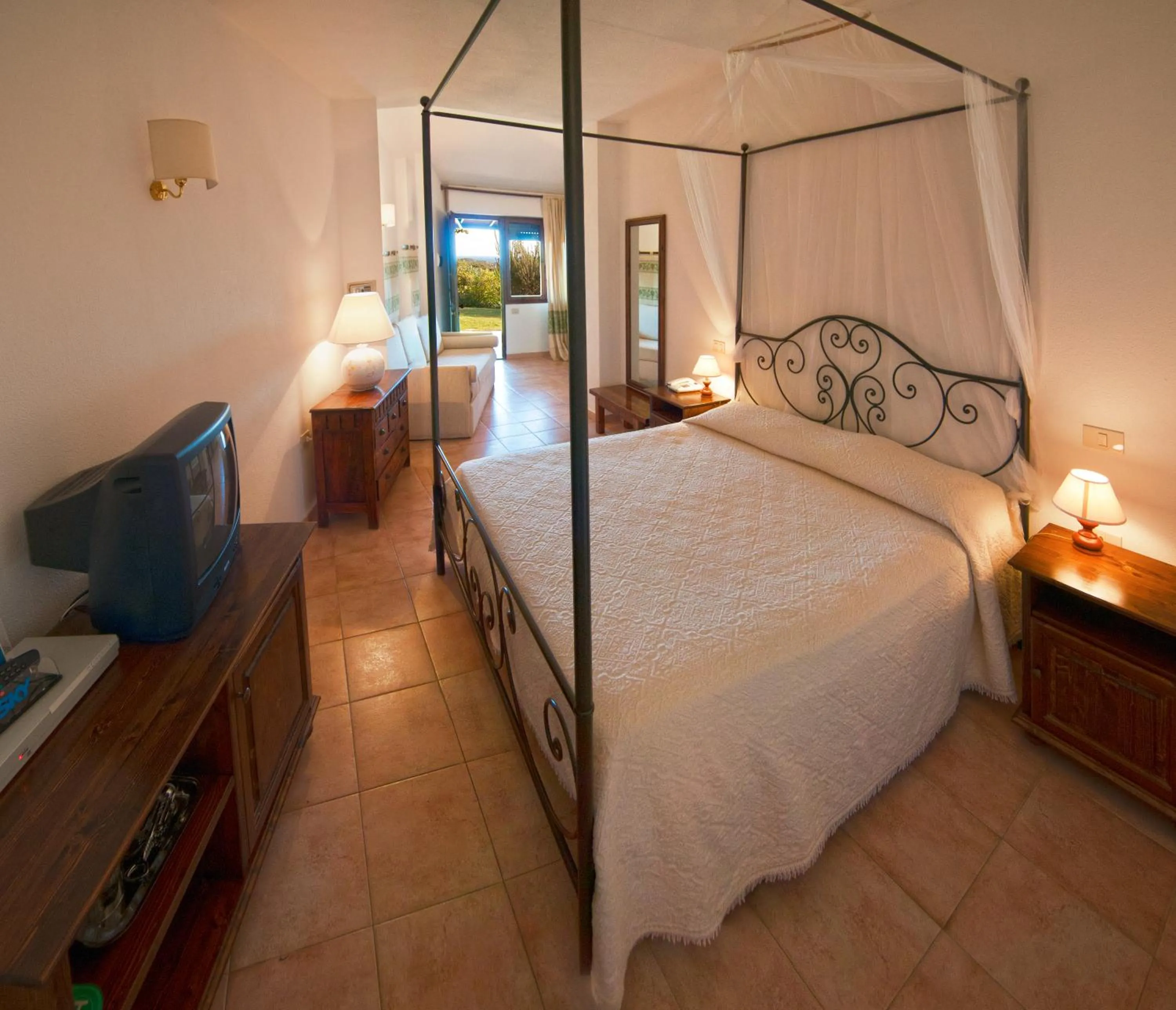 Photo of the whole room, Bed in Hotel Spartivento