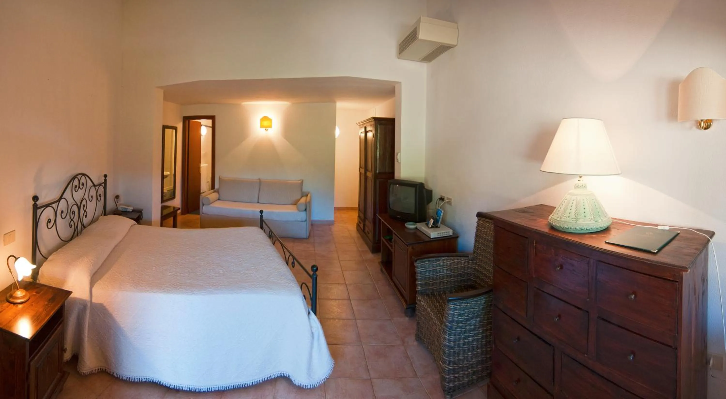 Photo of the whole room, Bed in Hotel Spartivento