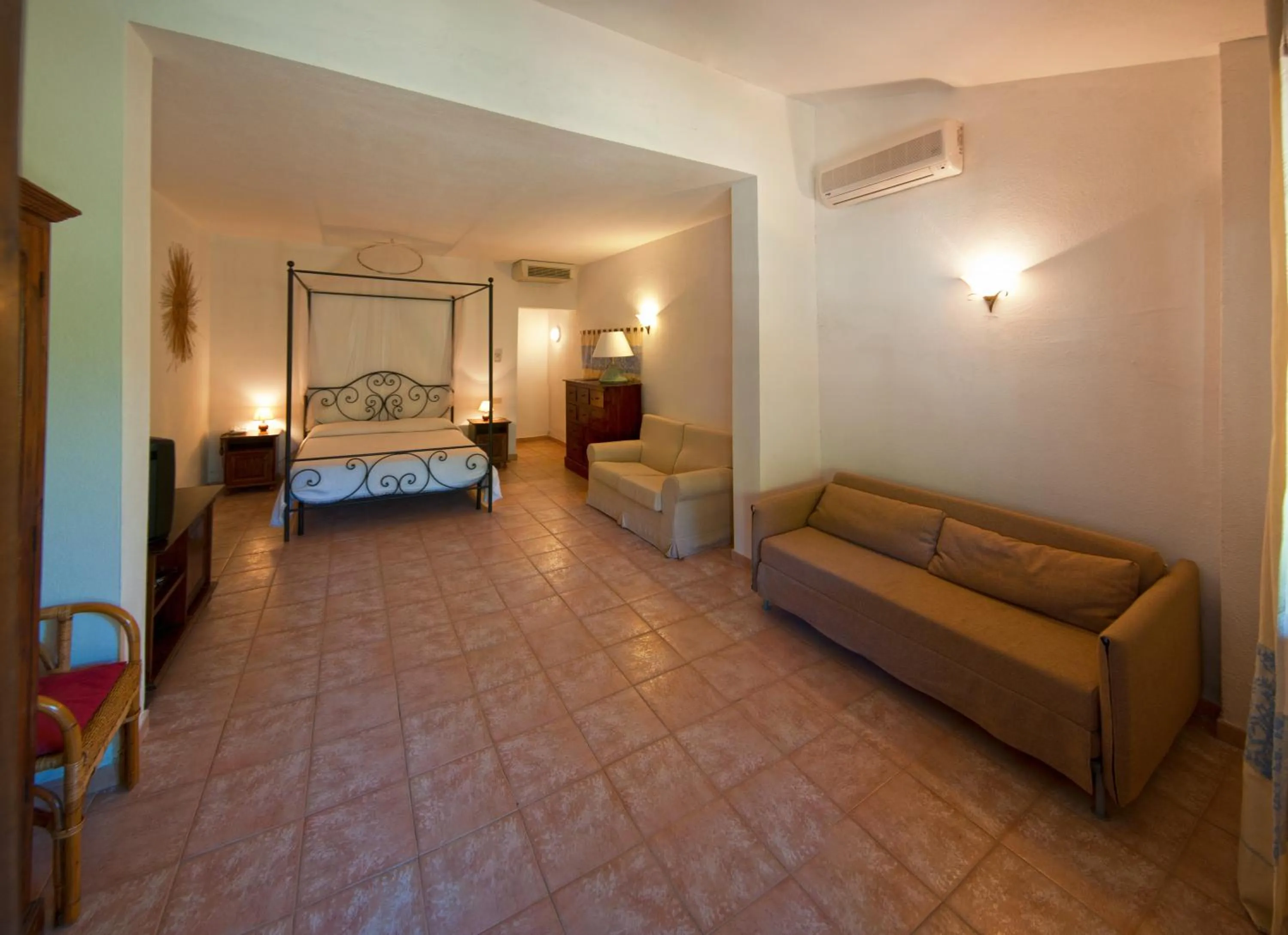 Photo of the whole room, Bed in Hotel Spartivento