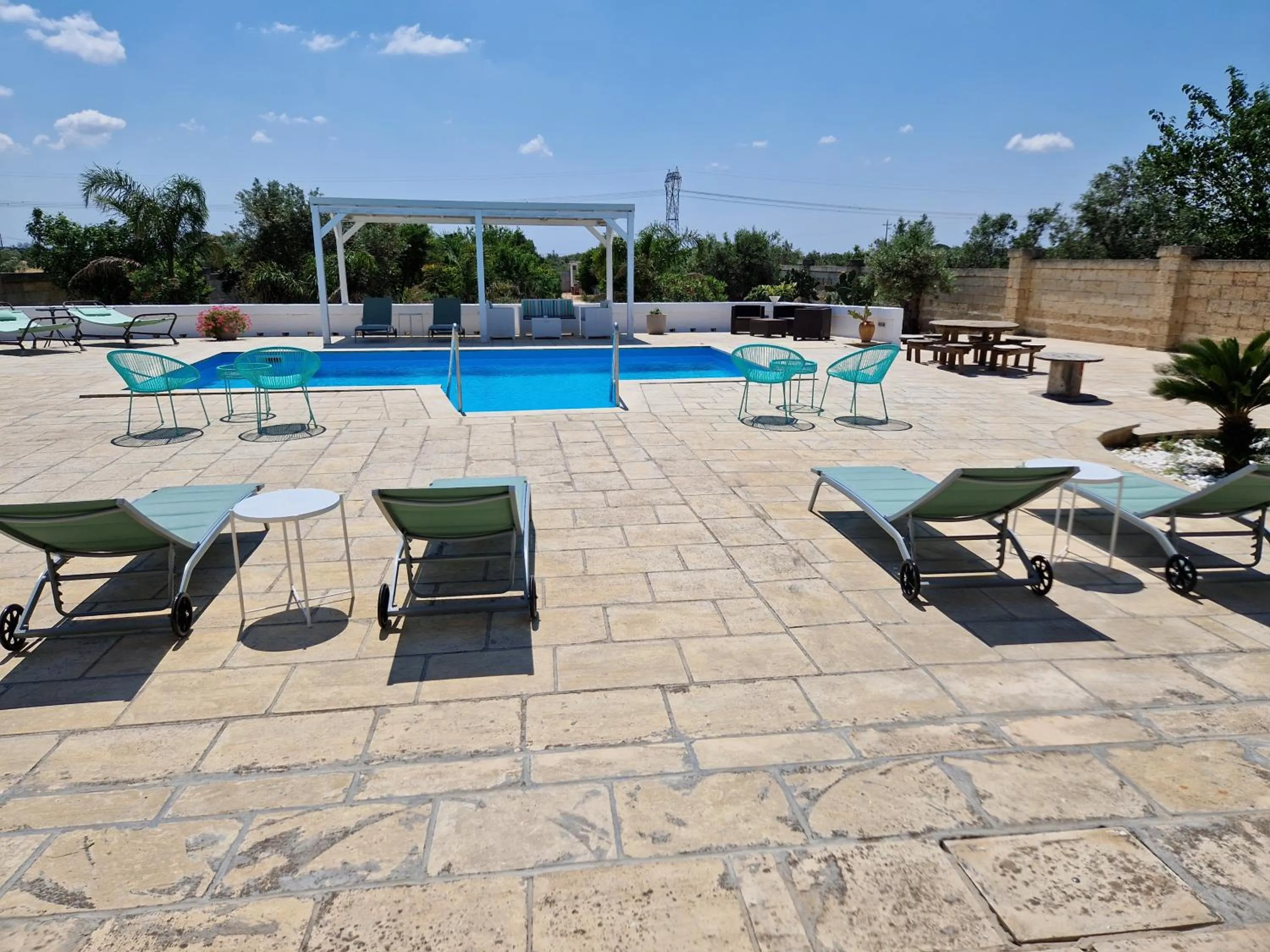 Swimming pool in La Dimora dei Conti