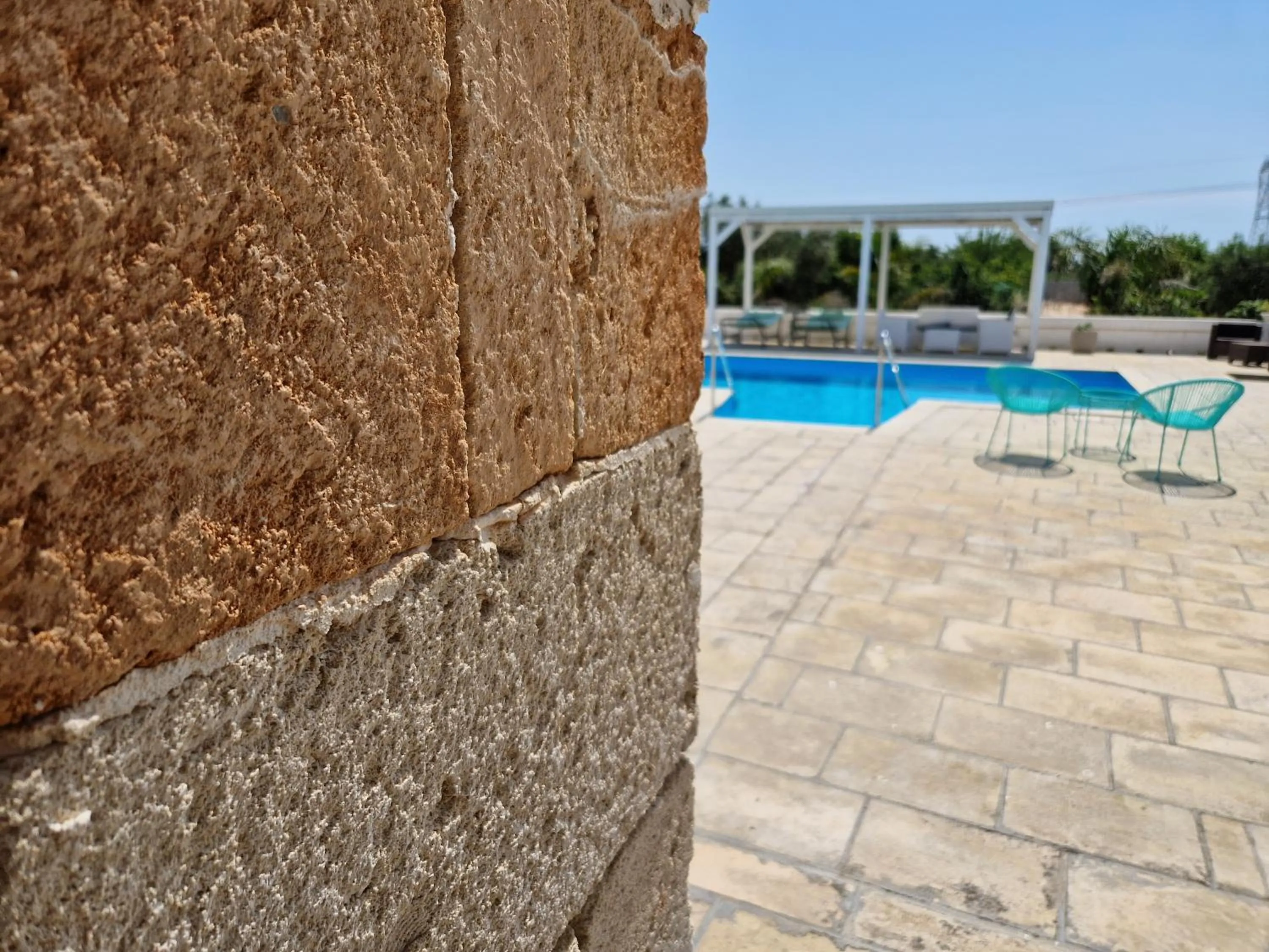 Swimming pool in La Dimora dei Conti