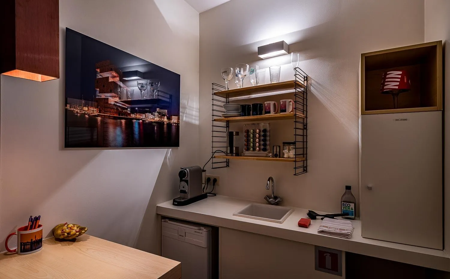 Kitchen or kitchenette in Antwerp For Two B&B