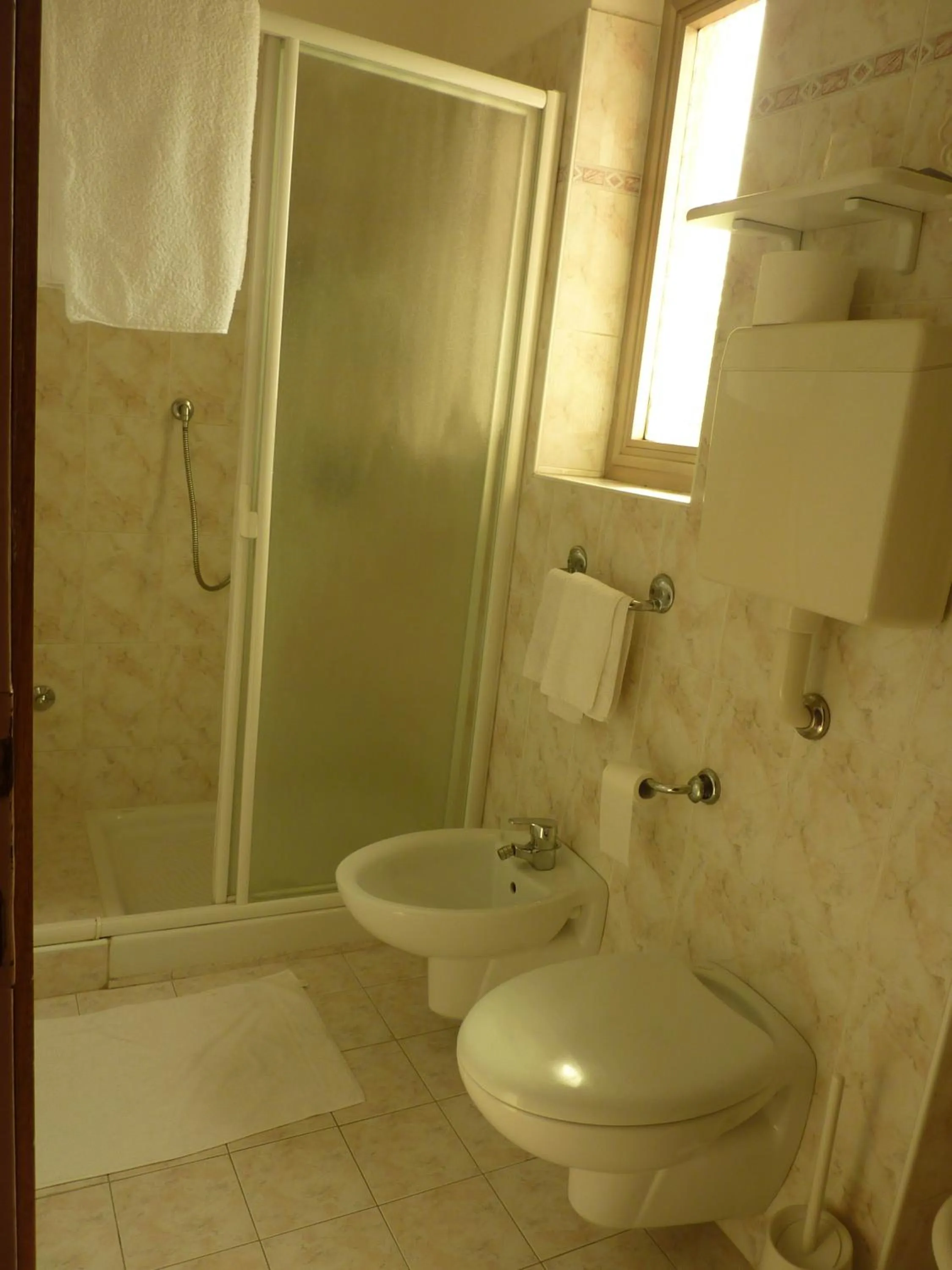 Bathroom in Hotel Al ponte