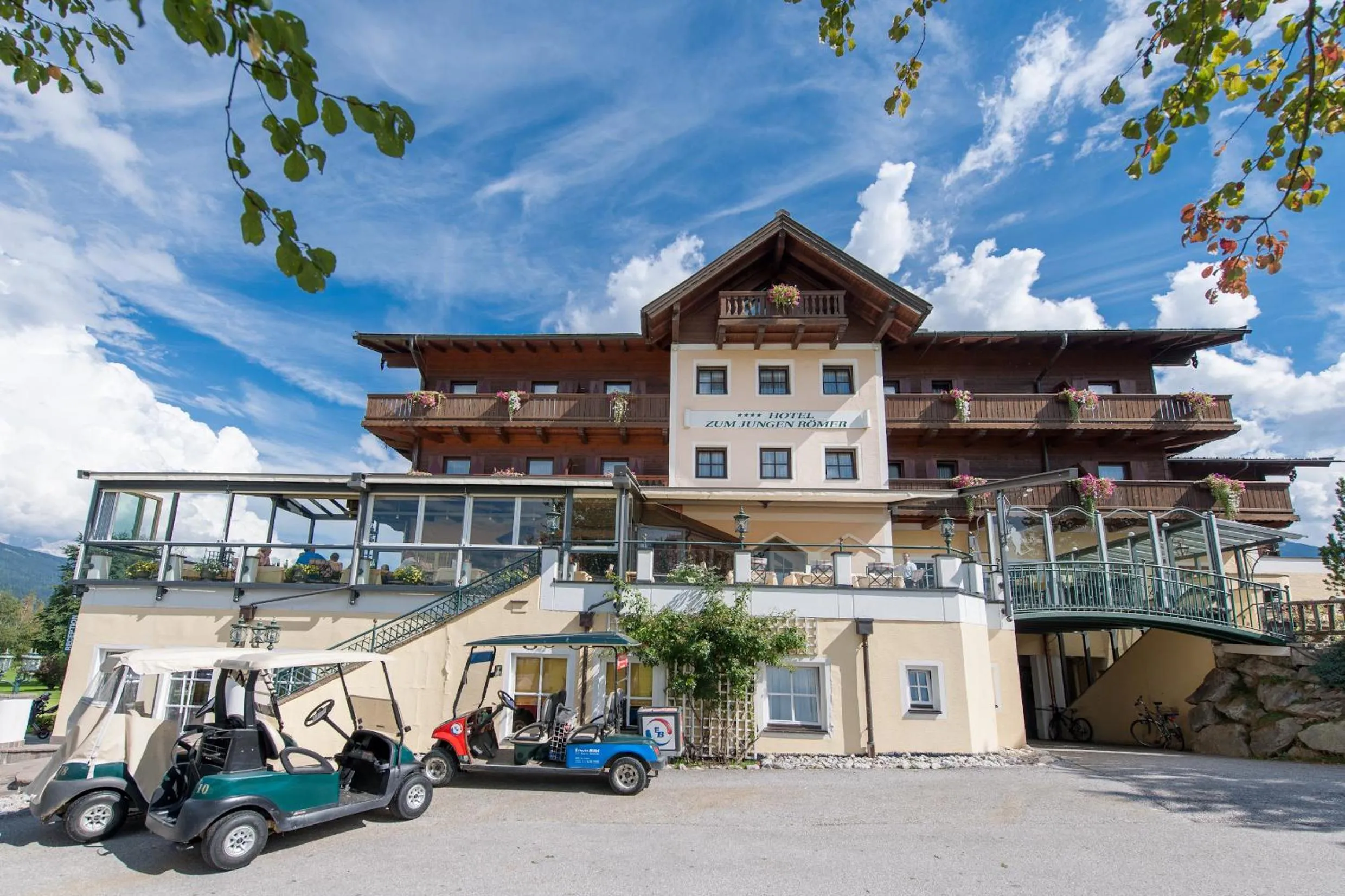 Property building in Hotel Zum Jungen Römer