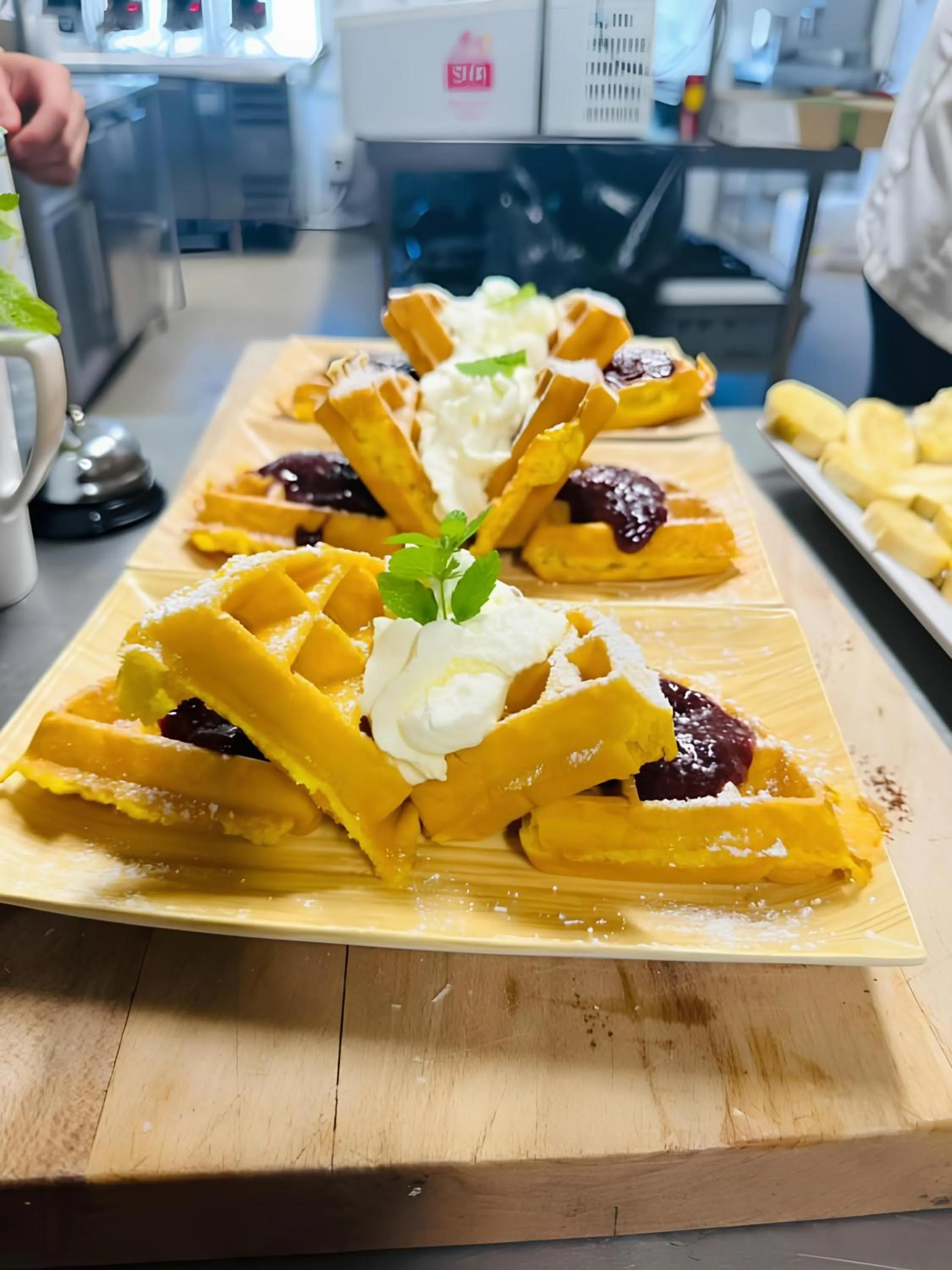 Restaurant/places to eat in STF Hostel Lärbro/Grannen