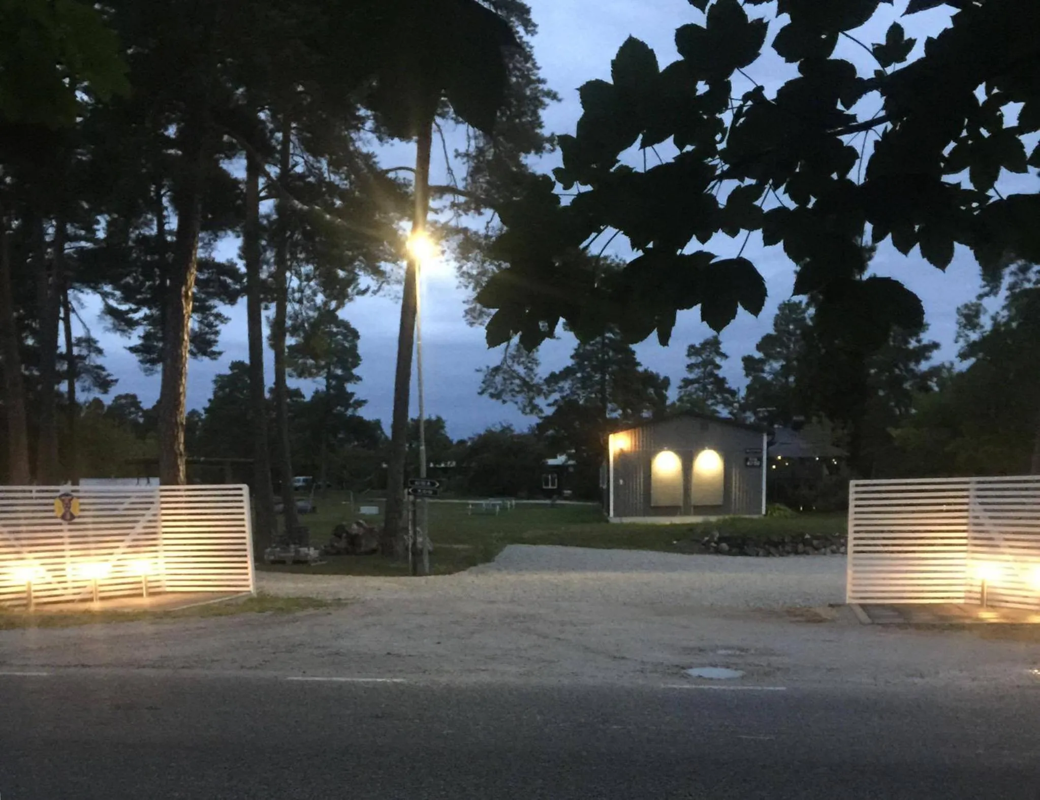 Facade/entrance in STF Hostel Lärbro/Grannen
