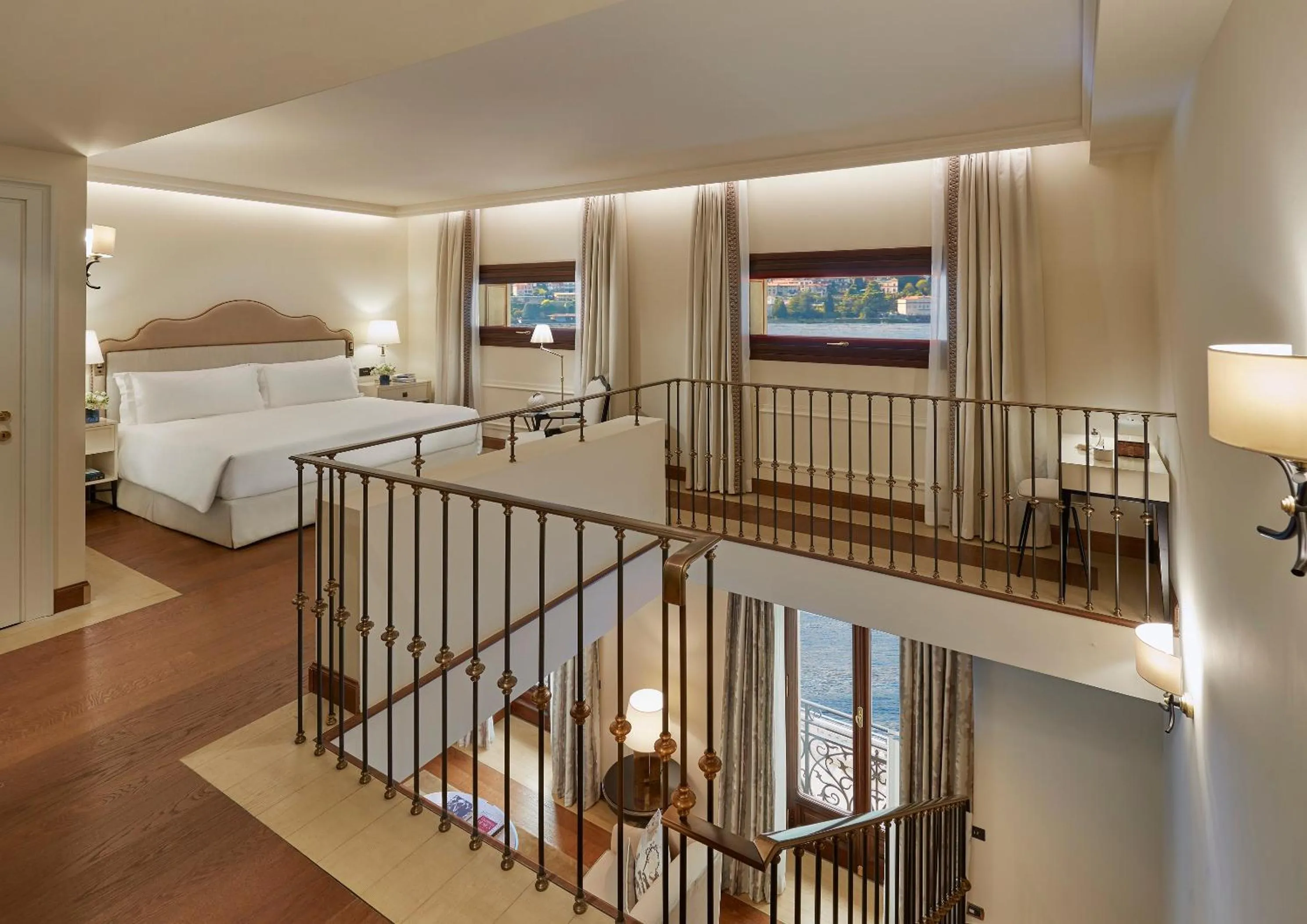 Photo of the whole room, Bed in Mandarin Oriental, Lago di Como