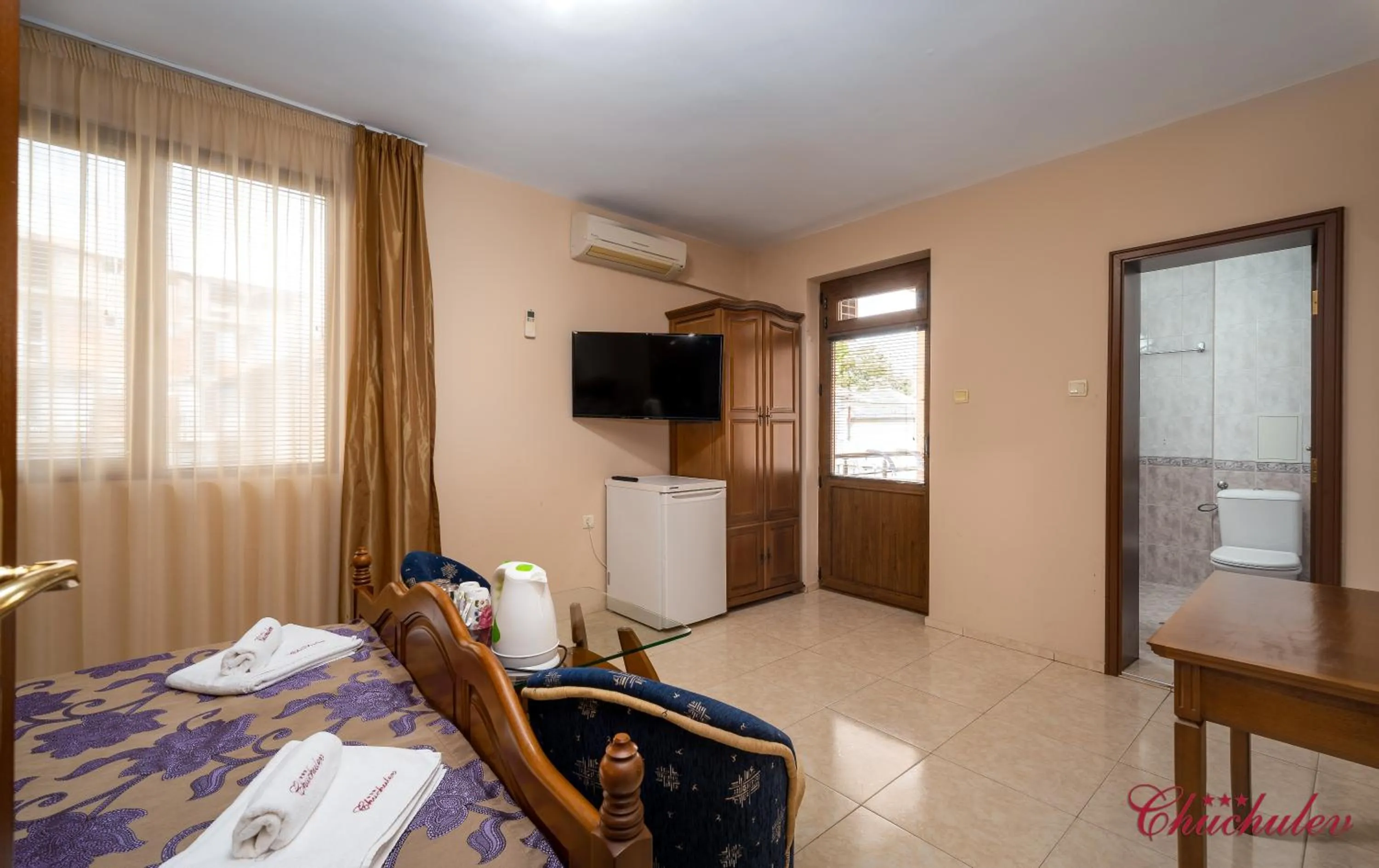 Bed in Hotel Chuchulev