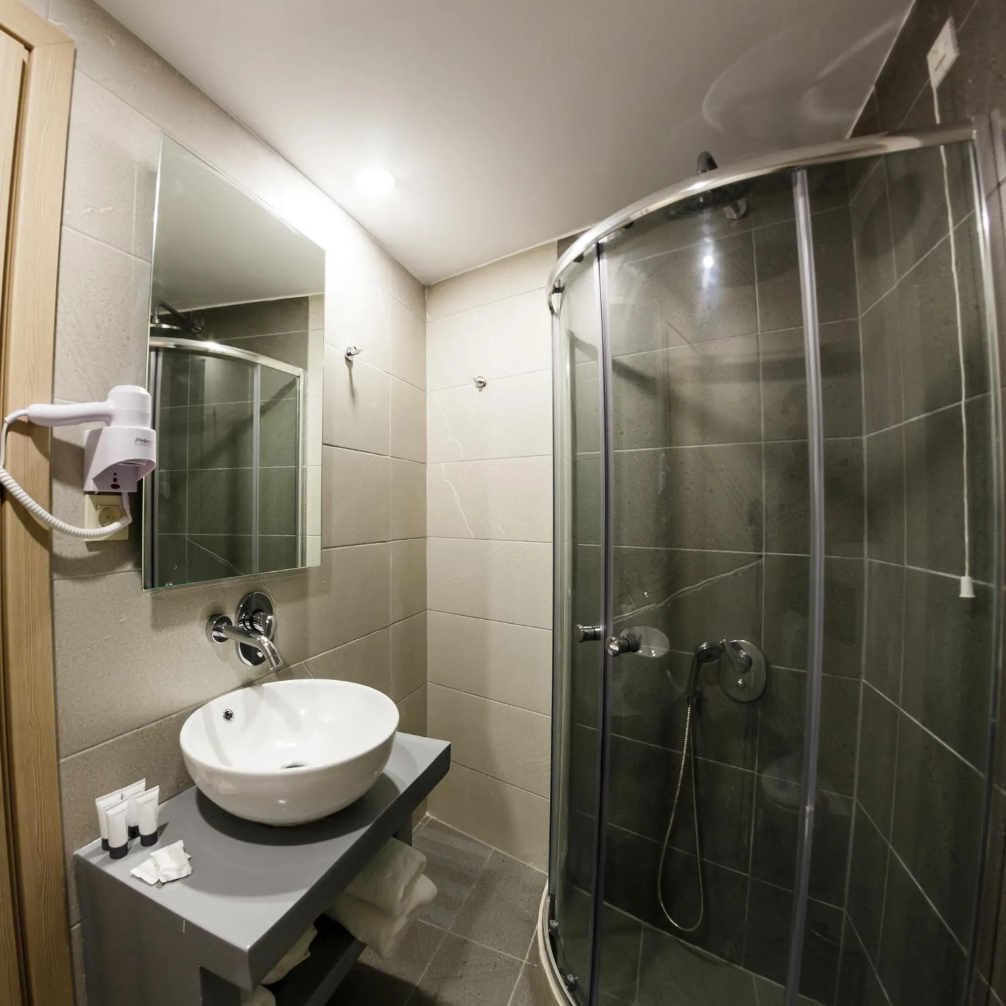 Toilet in Porto Planos Beach Hotel