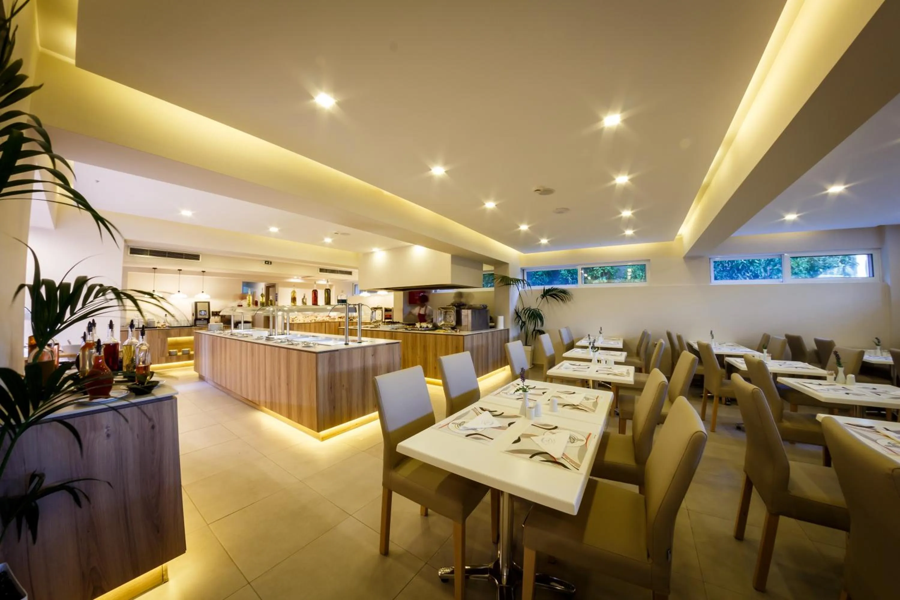 Restaurant/places to eat in Porto Planos Beach Hotel