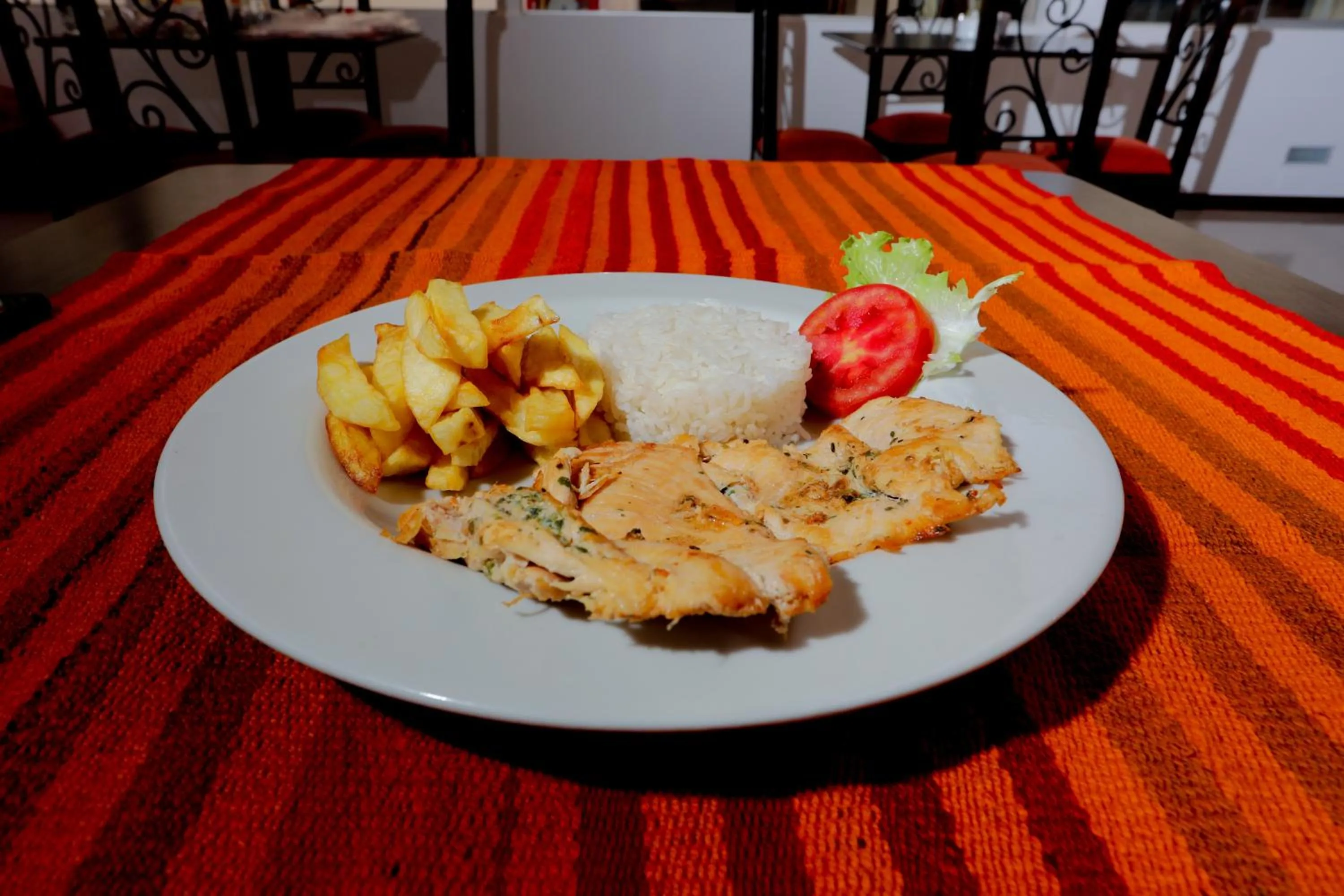 Restaurant/places to eat in Koyllur Inn