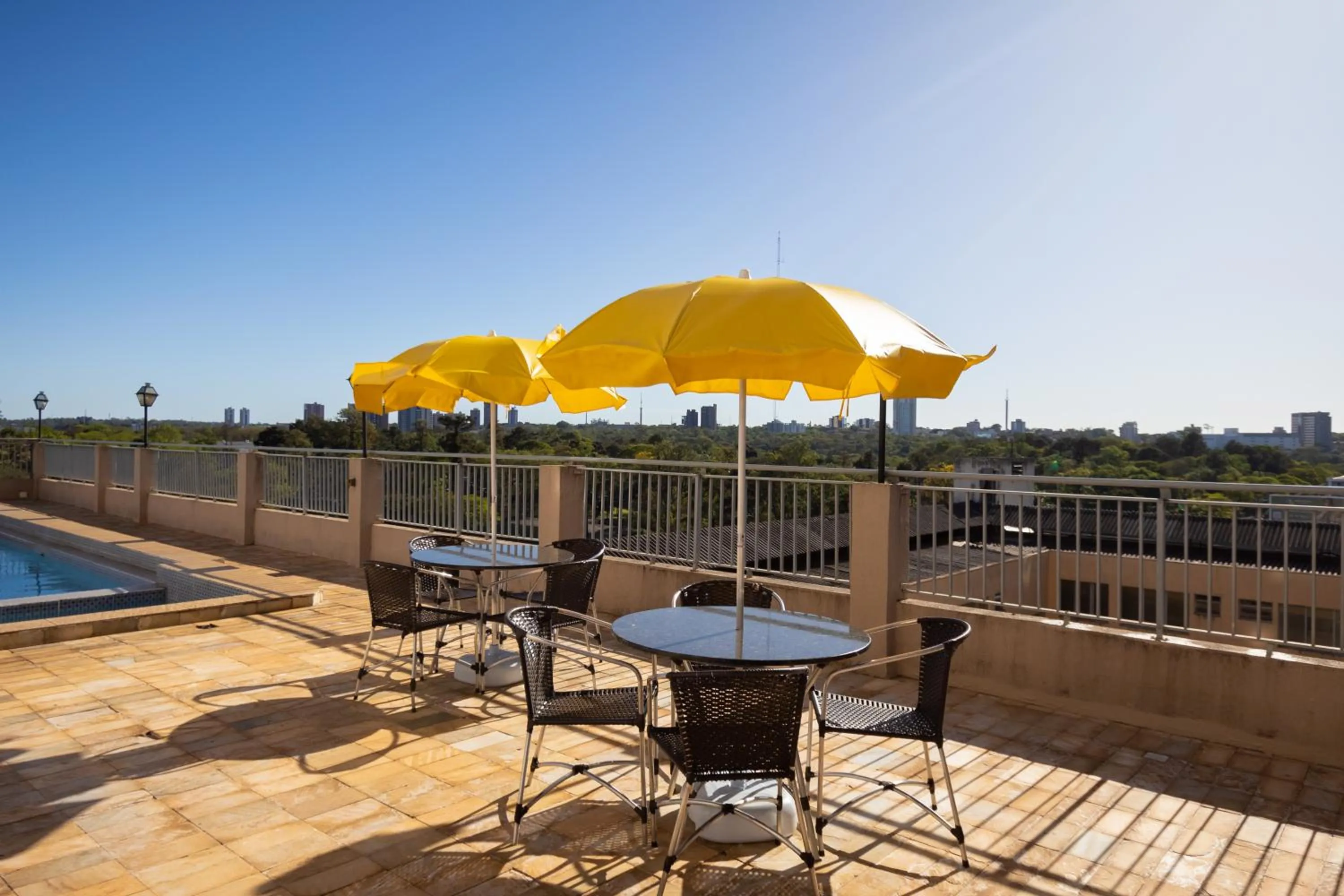 Swimming pool in Rede Andrade Mirante