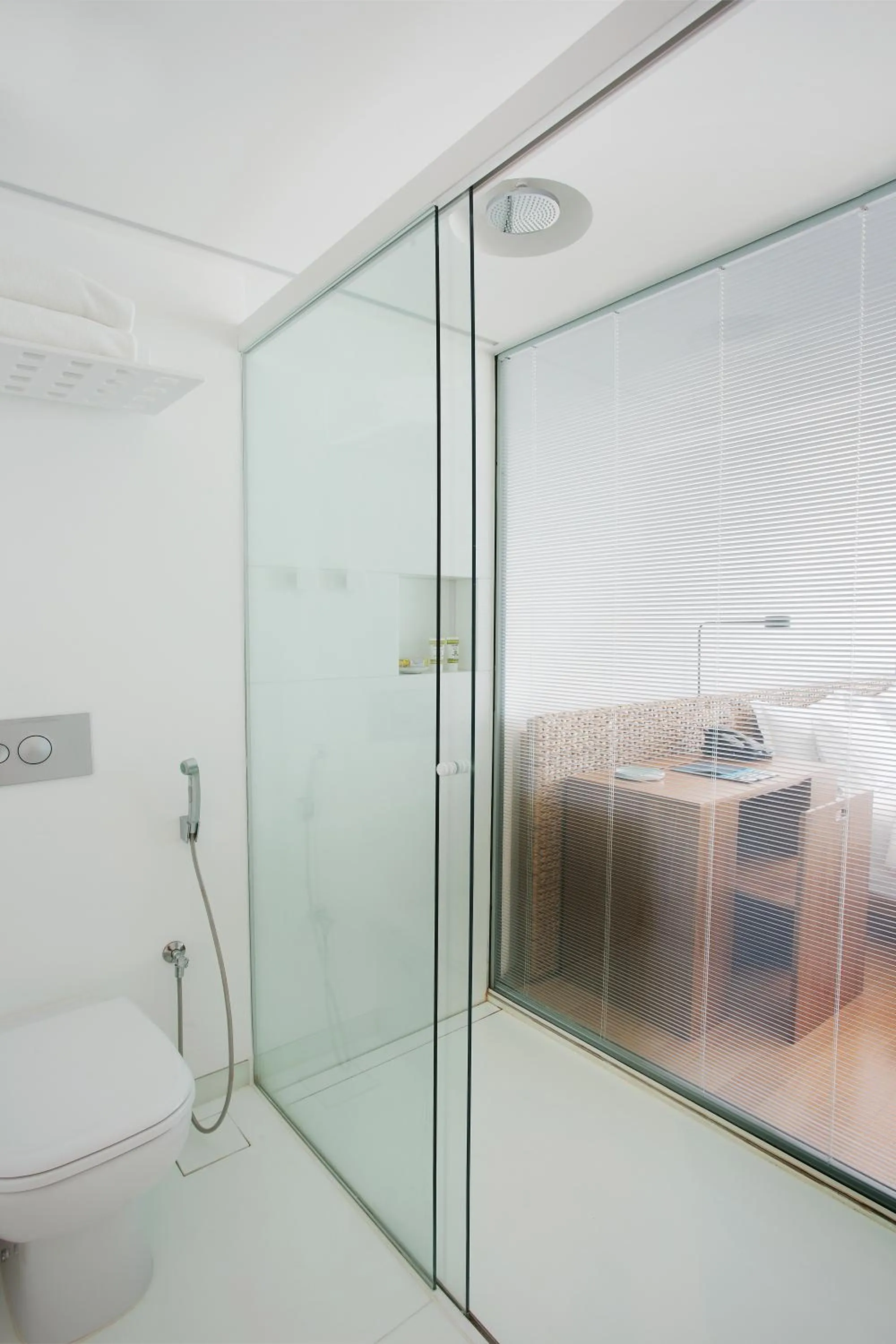 Shower in Hotel Arpoador