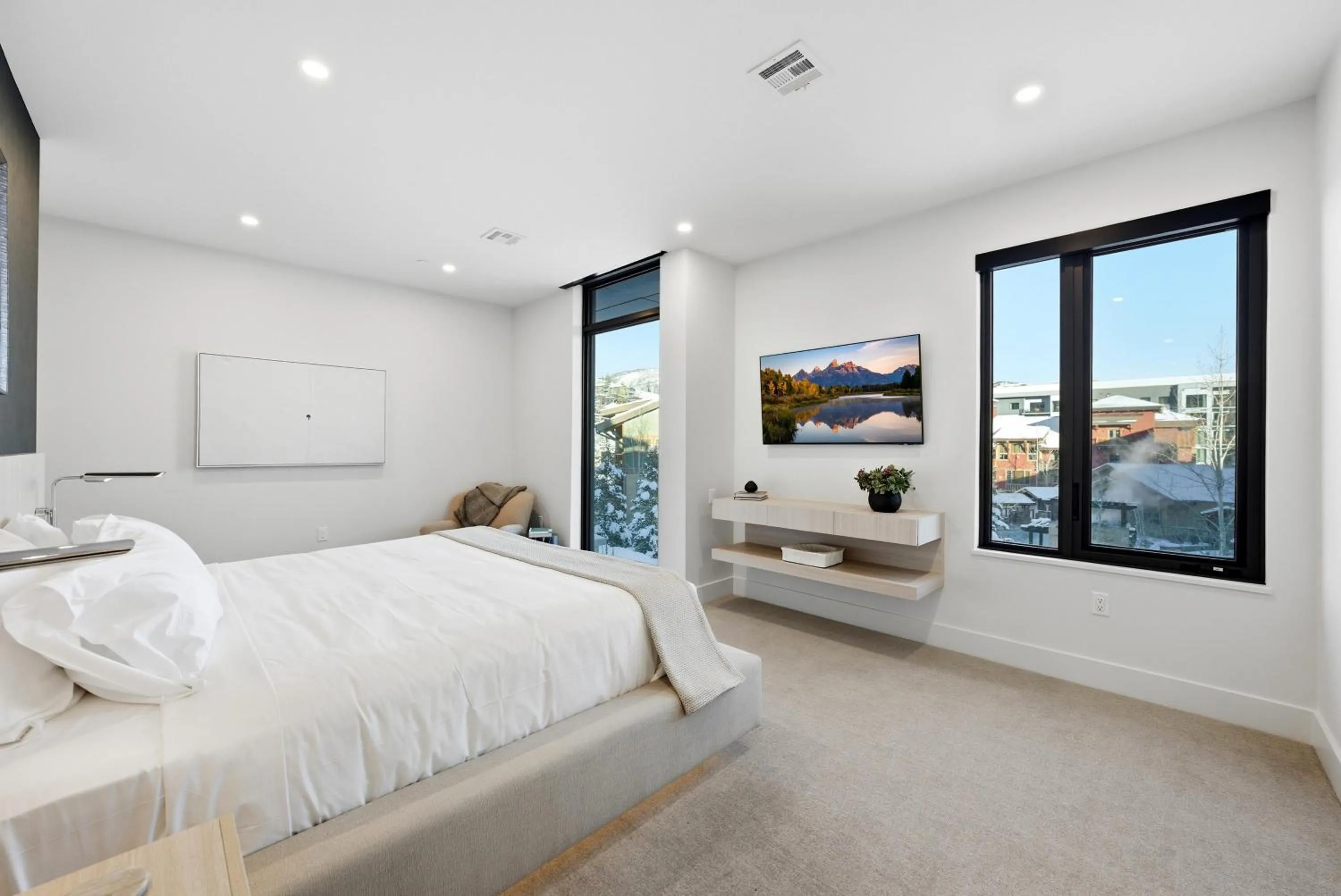 Photo of the whole room, Bed in Hyatt Centric Park City