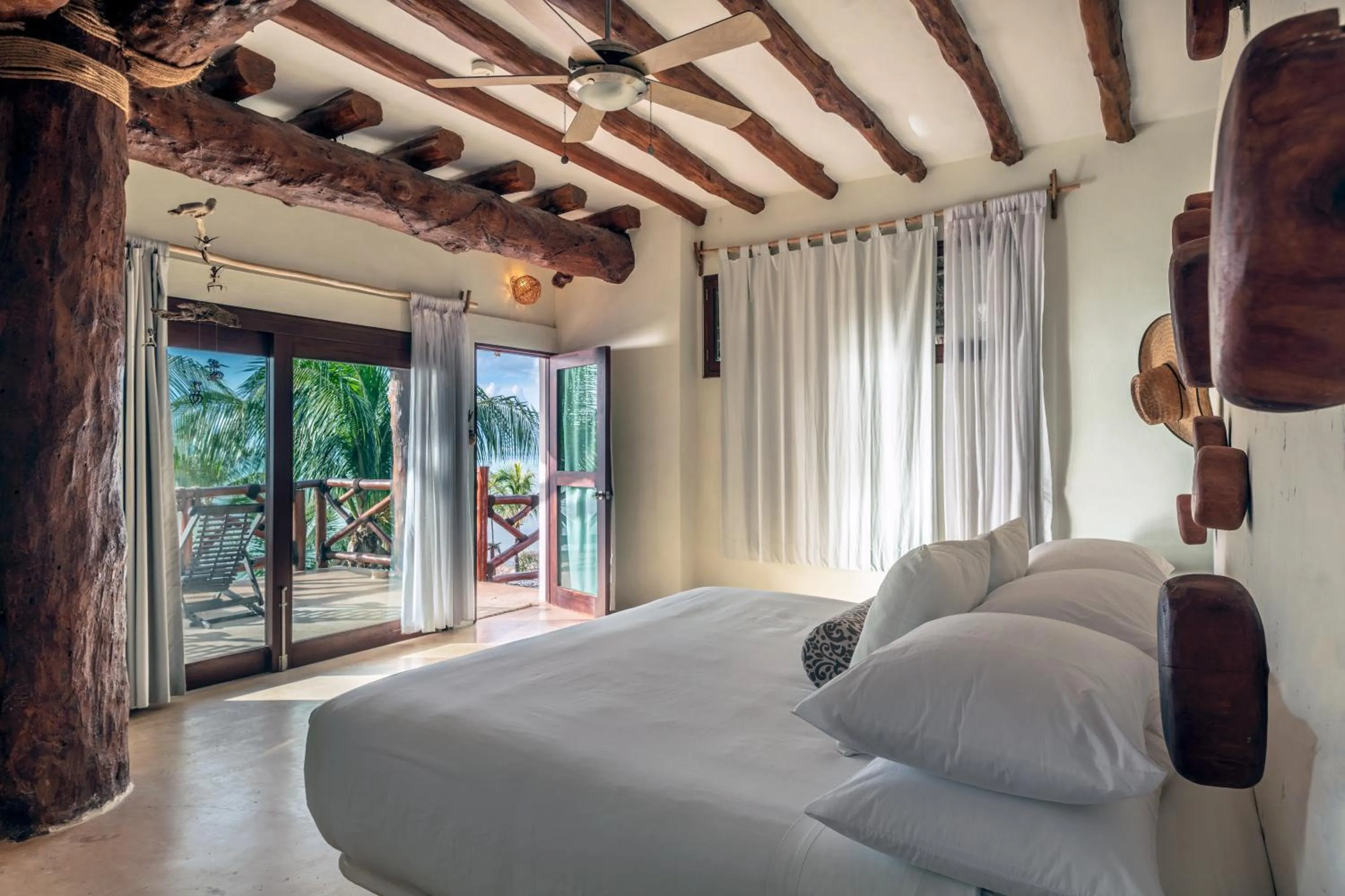 Bed in Hotel Villas Flamingos