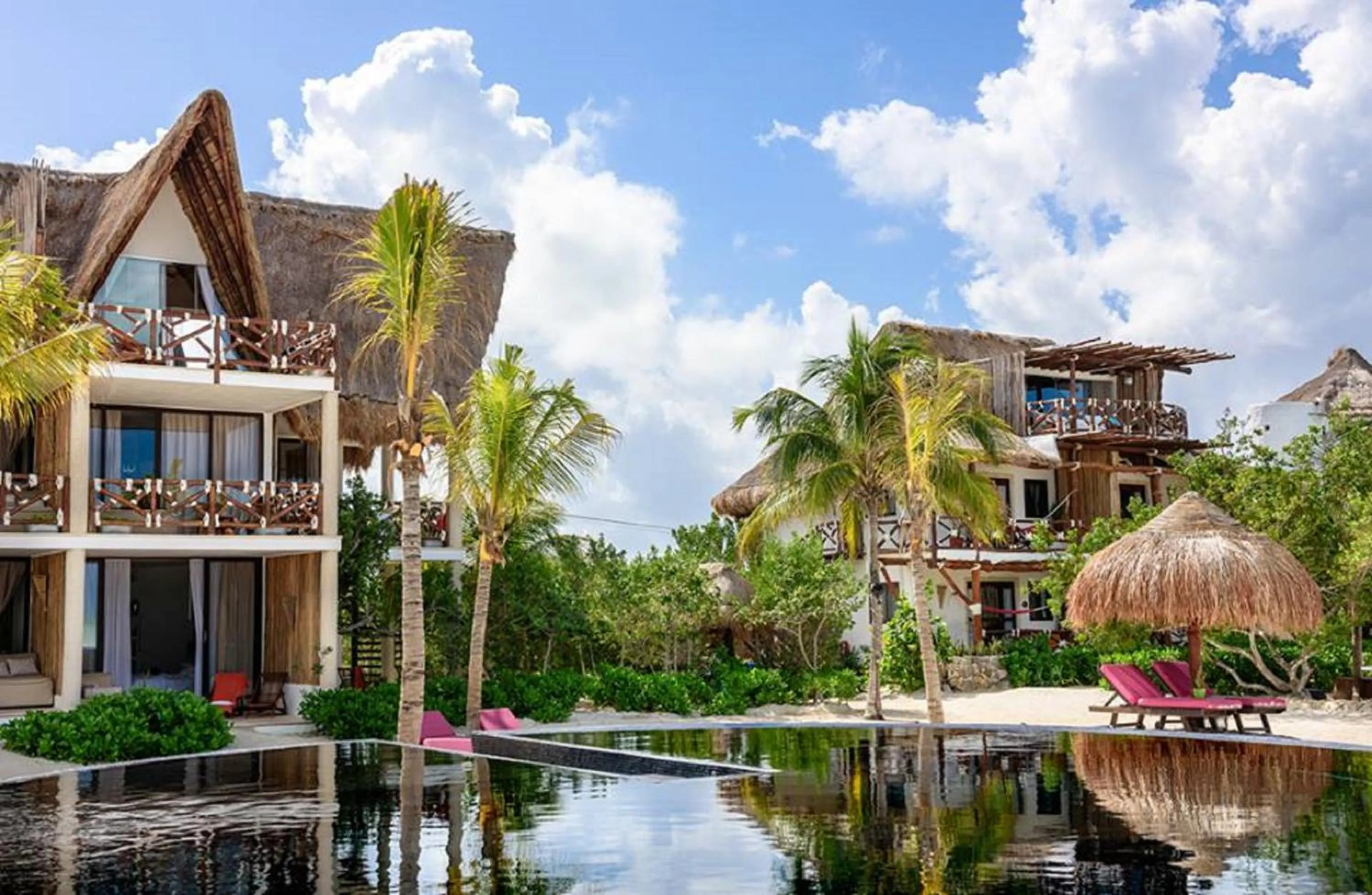 Property building in Hotel Villas Flamingos