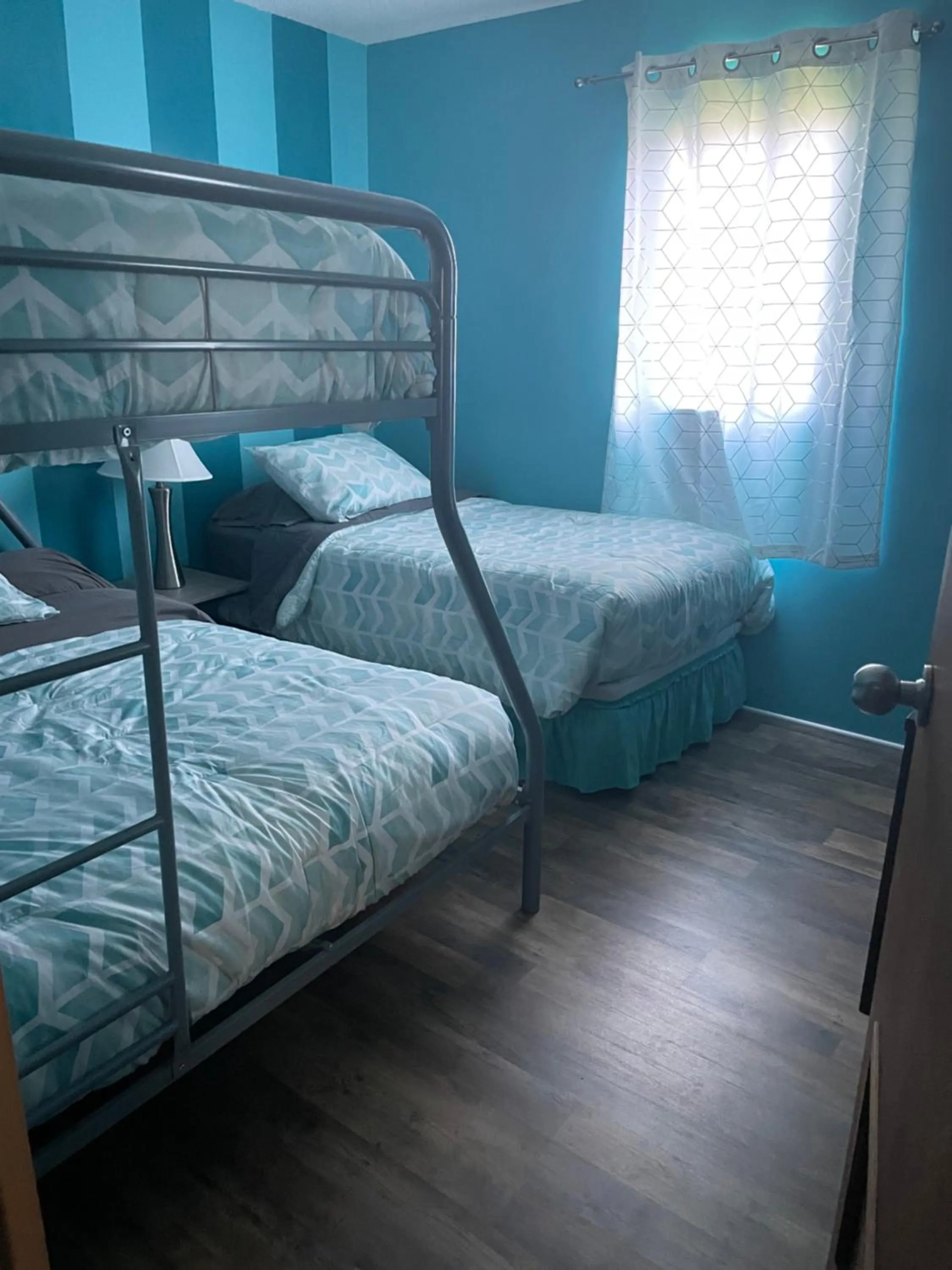 bunk bed, Bed in Lake Point Motel