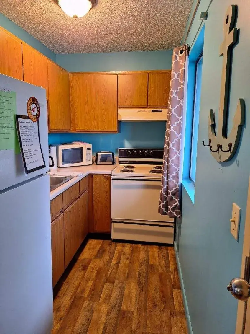 Two-Bedroom Suite in Lake Point Motel Two-Bedroom Suite in Lake Point Motel