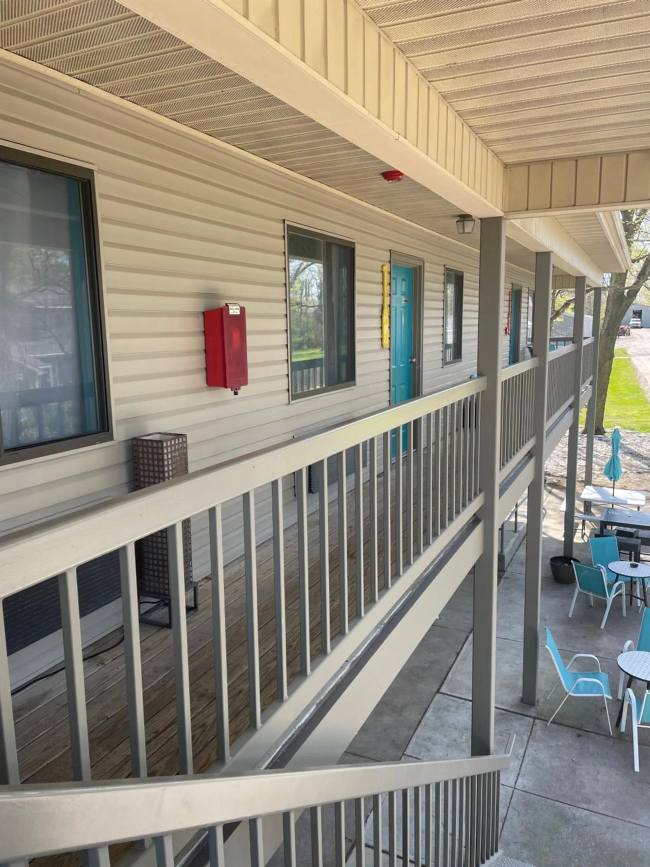 Property building in Lake Point Motel