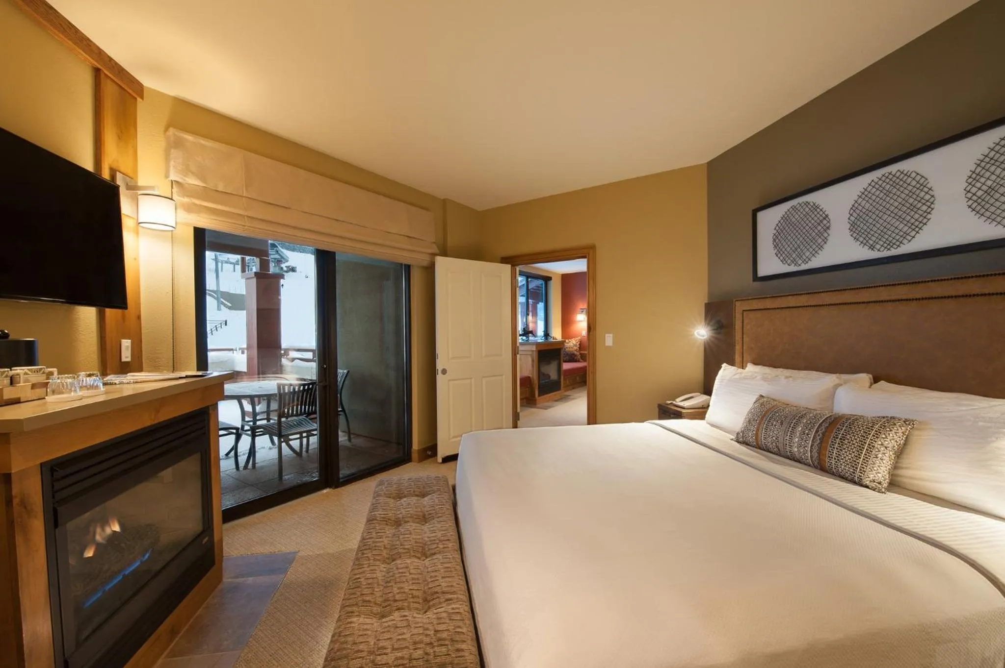 Bedroom, Bed in Grand Summit Hotel - Canyons Village, a RockResort