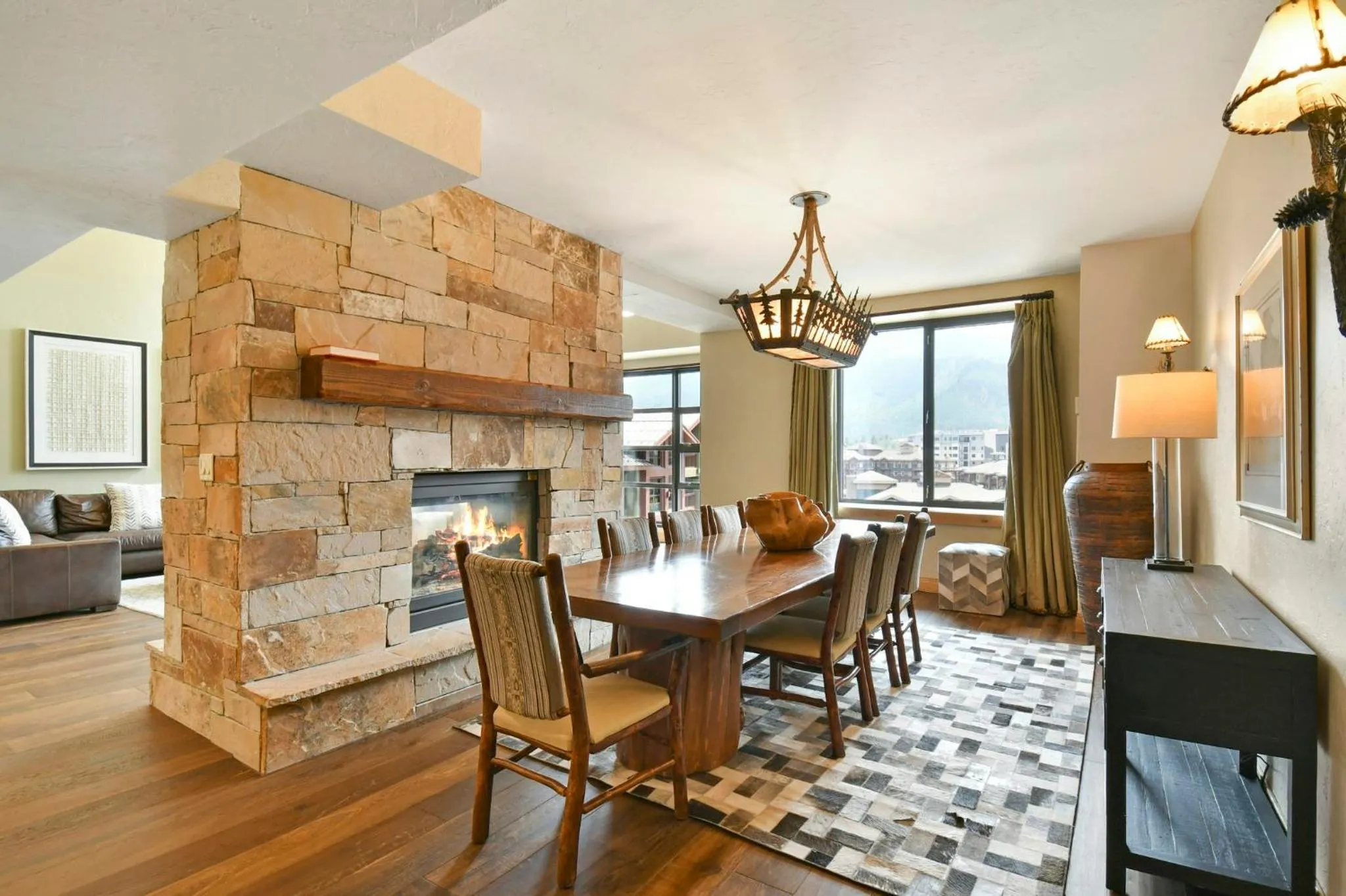 Dining area in Grand Summit Hotel - Canyons Village, a RockResort