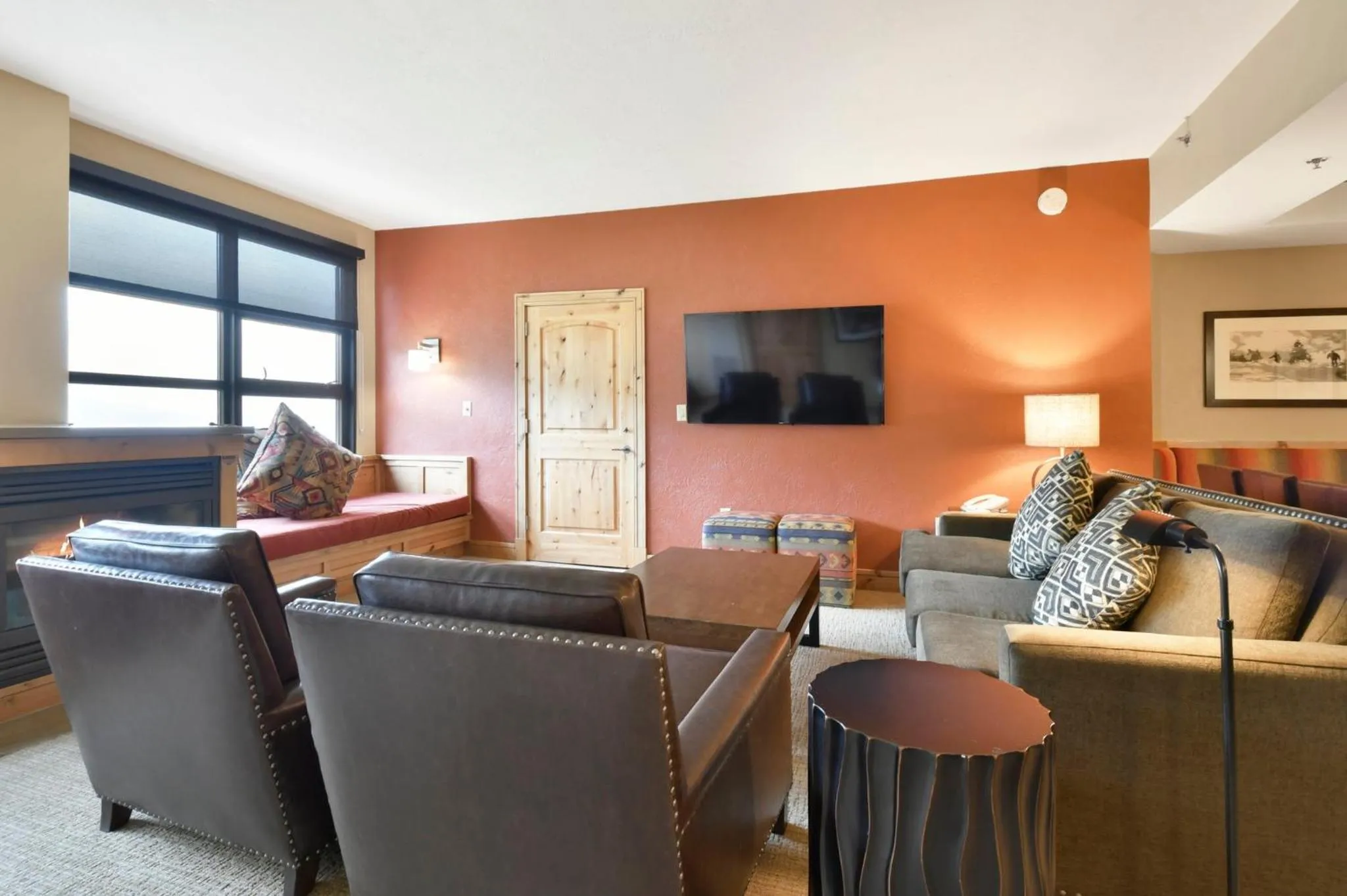 Living room in Grand Summit Hotel - Canyons Village, a RockResort