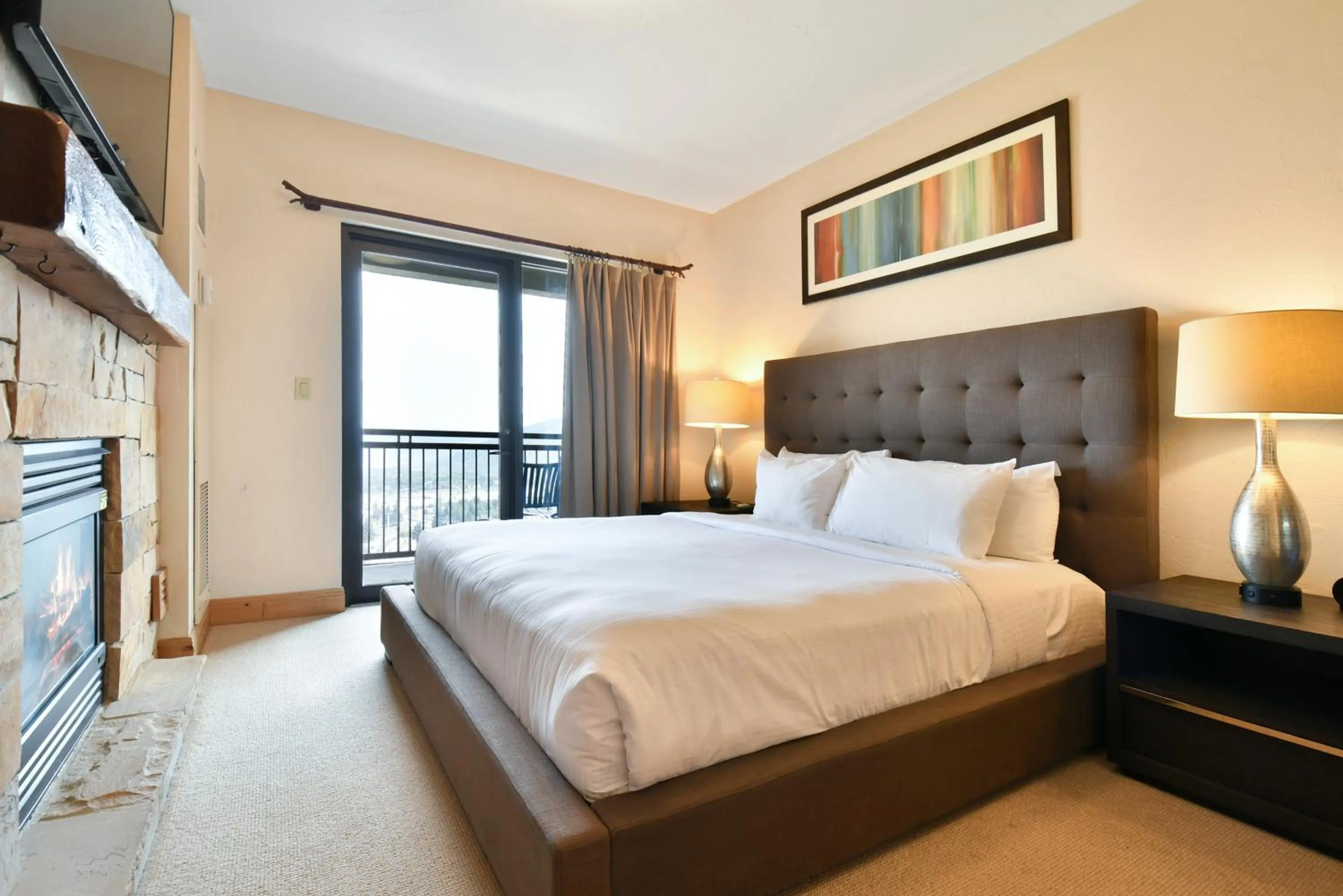 Bed in Grand Summit Hotel - Canyons Village, a RockResort