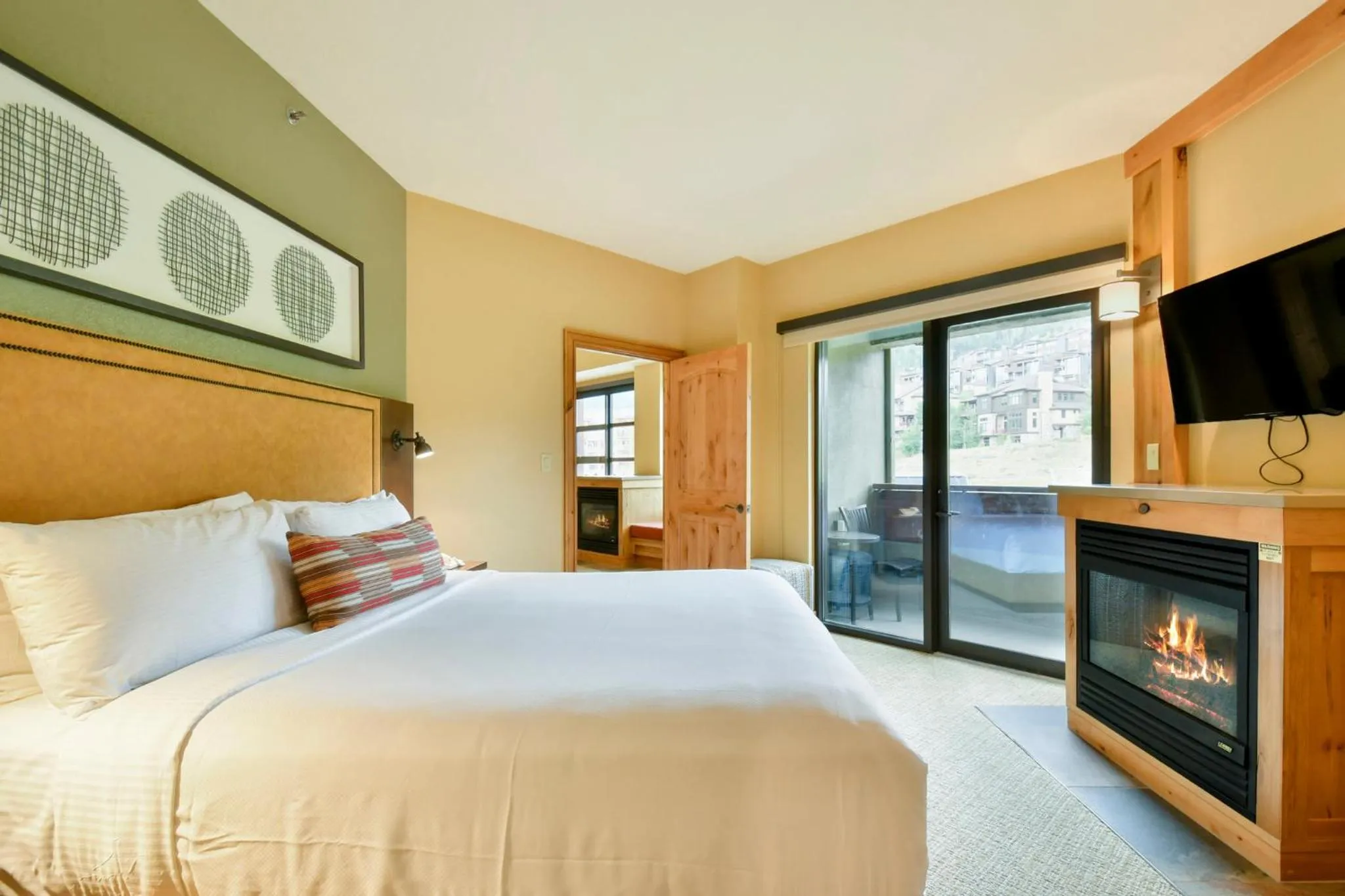 Photo of the whole room, Bed in Grand Summit Hotel - Canyons Village, a RockResort