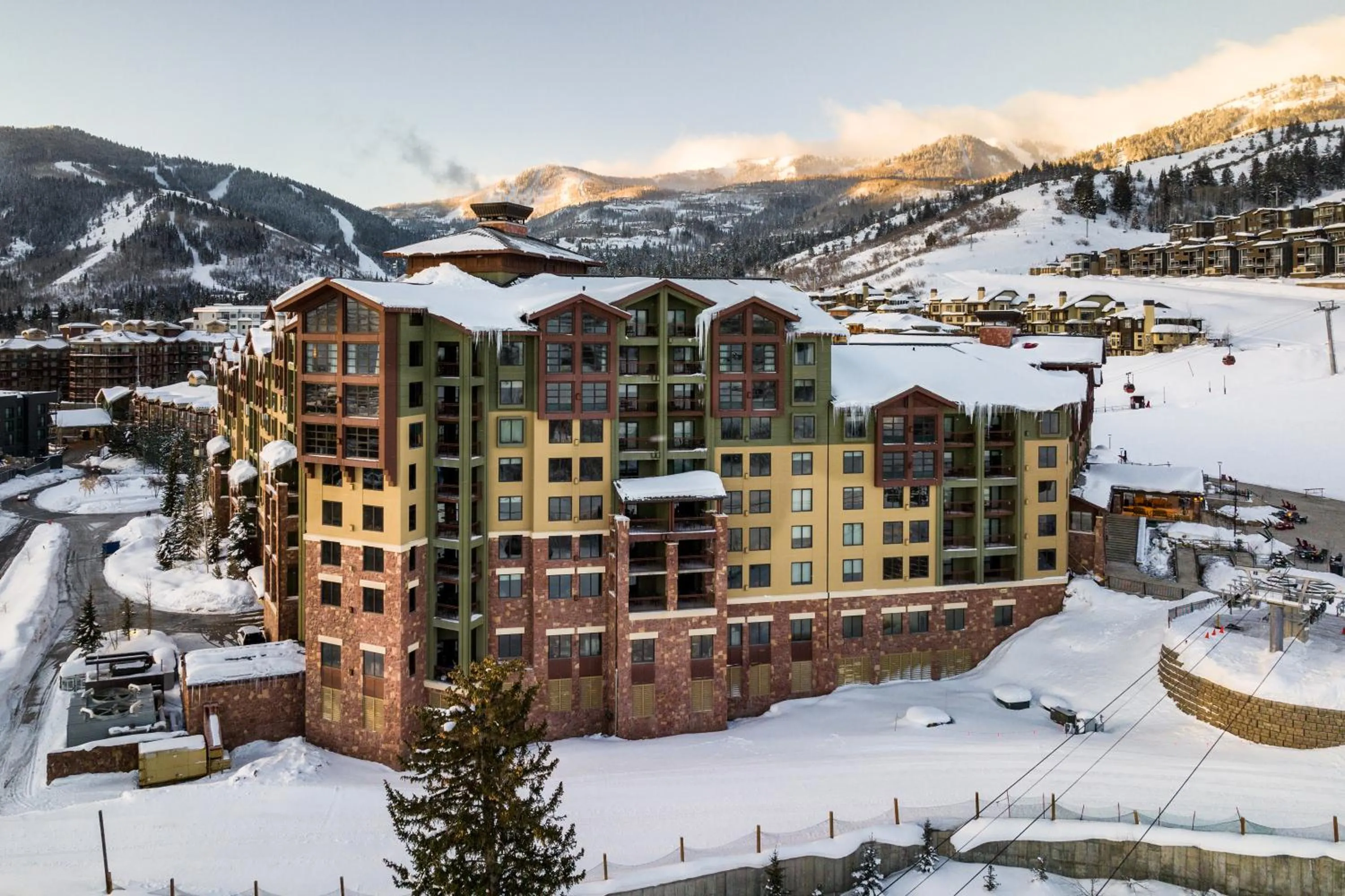 Grand Summit Hotel - Canyons Village, a RockResort