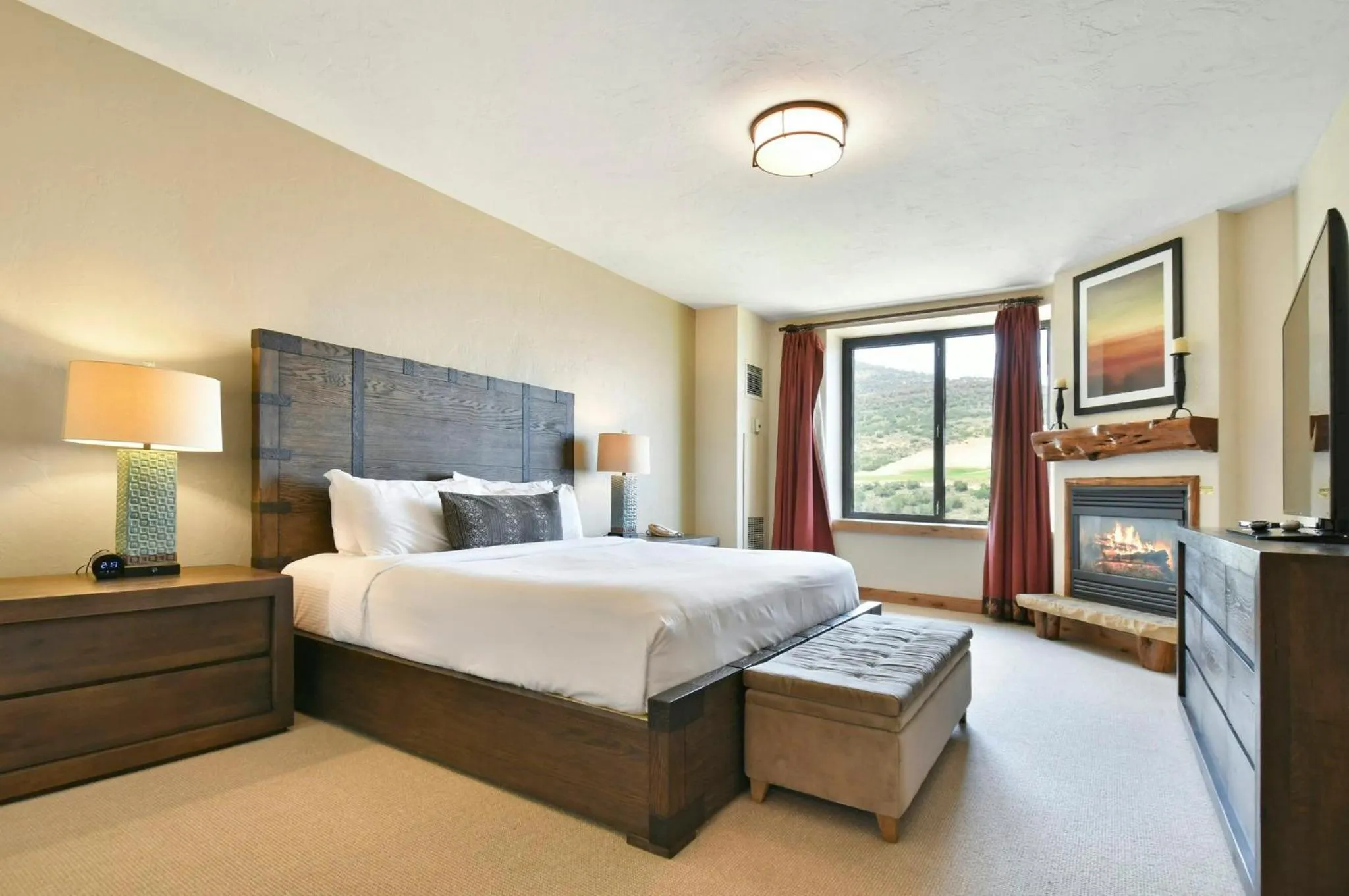 Bedroom, Bed in Grand Summit Hotel - Canyons Village, a RockResort