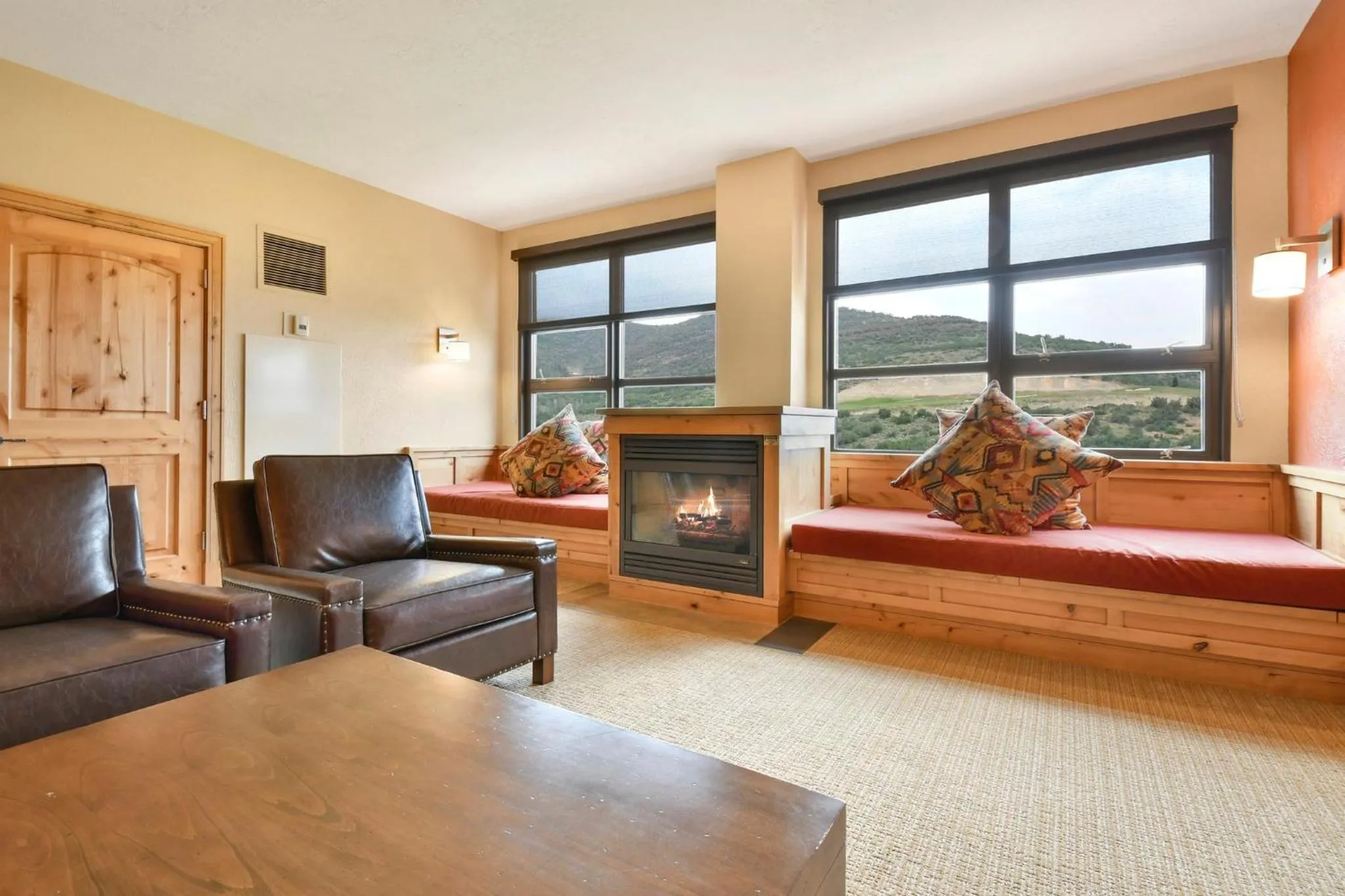 Living room in Grand Summit Hotel - Canyons Village, a RockResort
