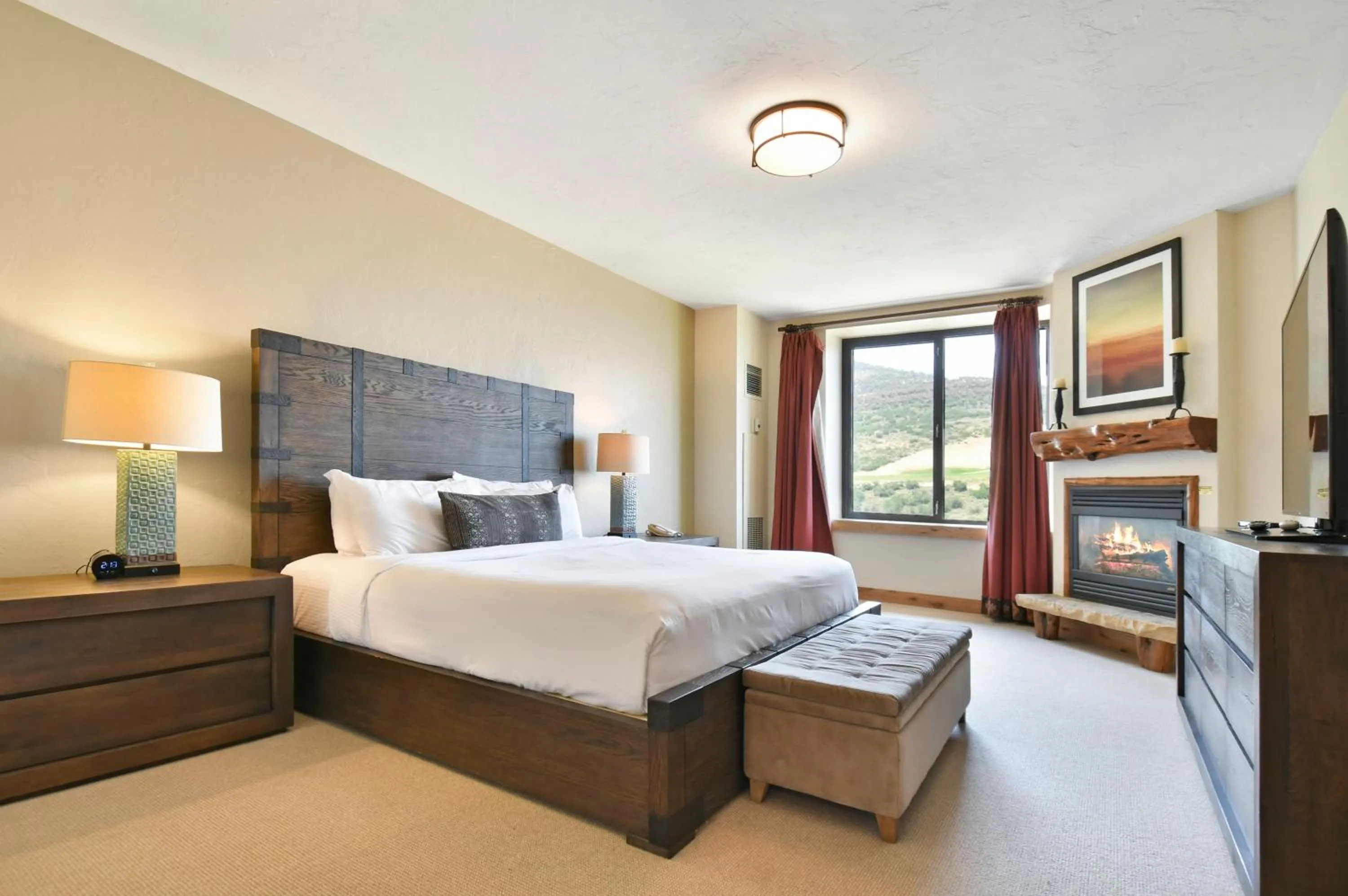 Bed in Grand Summit Hotel - Canyons Village, a RockResort