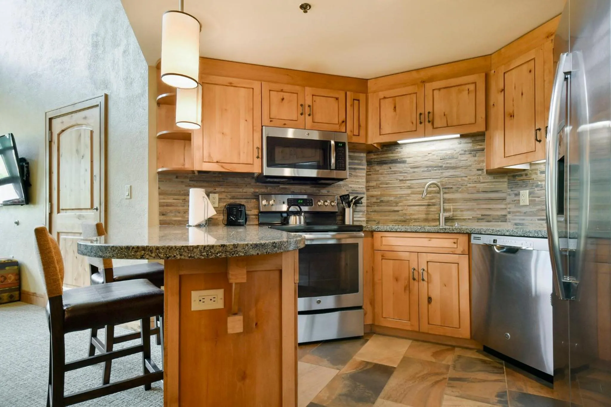 Kitchen or kitchenette in Grand Summit Hotel - Canyons Village, a RockResort