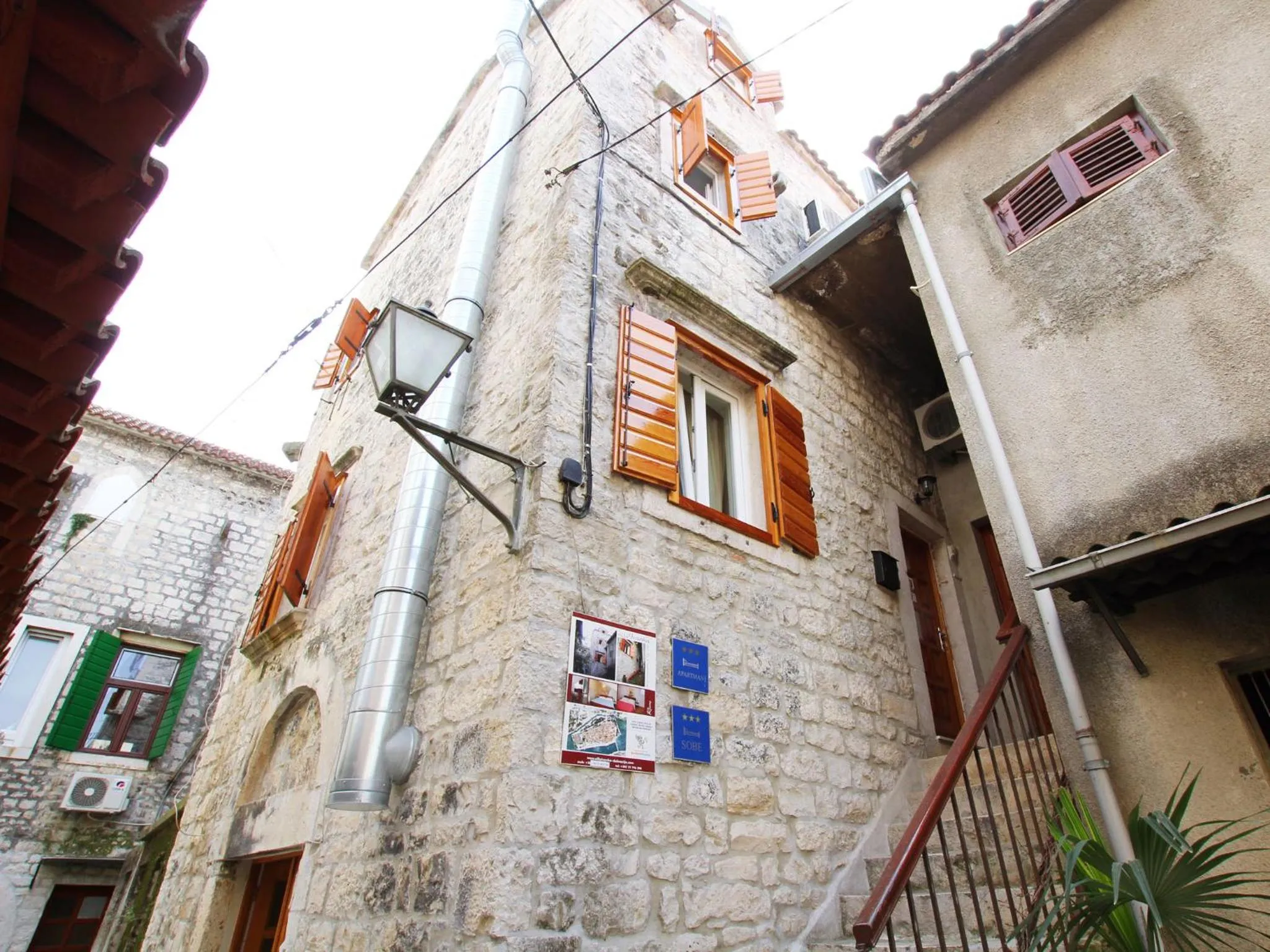 Facade/entrance in Villa Ivanka