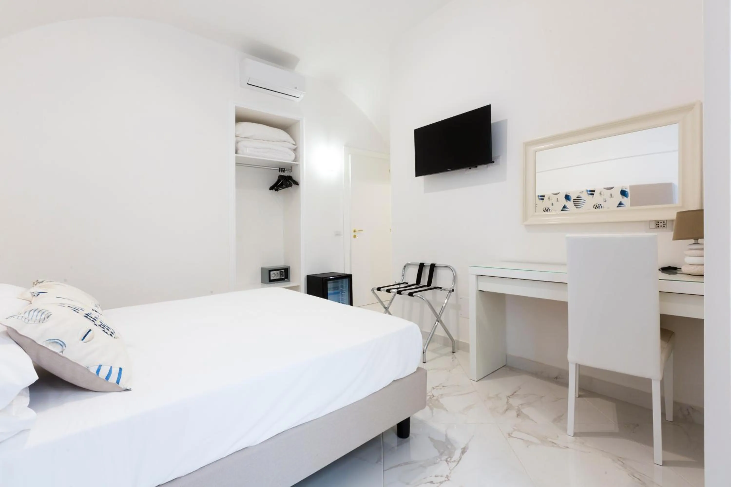 Bed in Holiday Sorrento Center