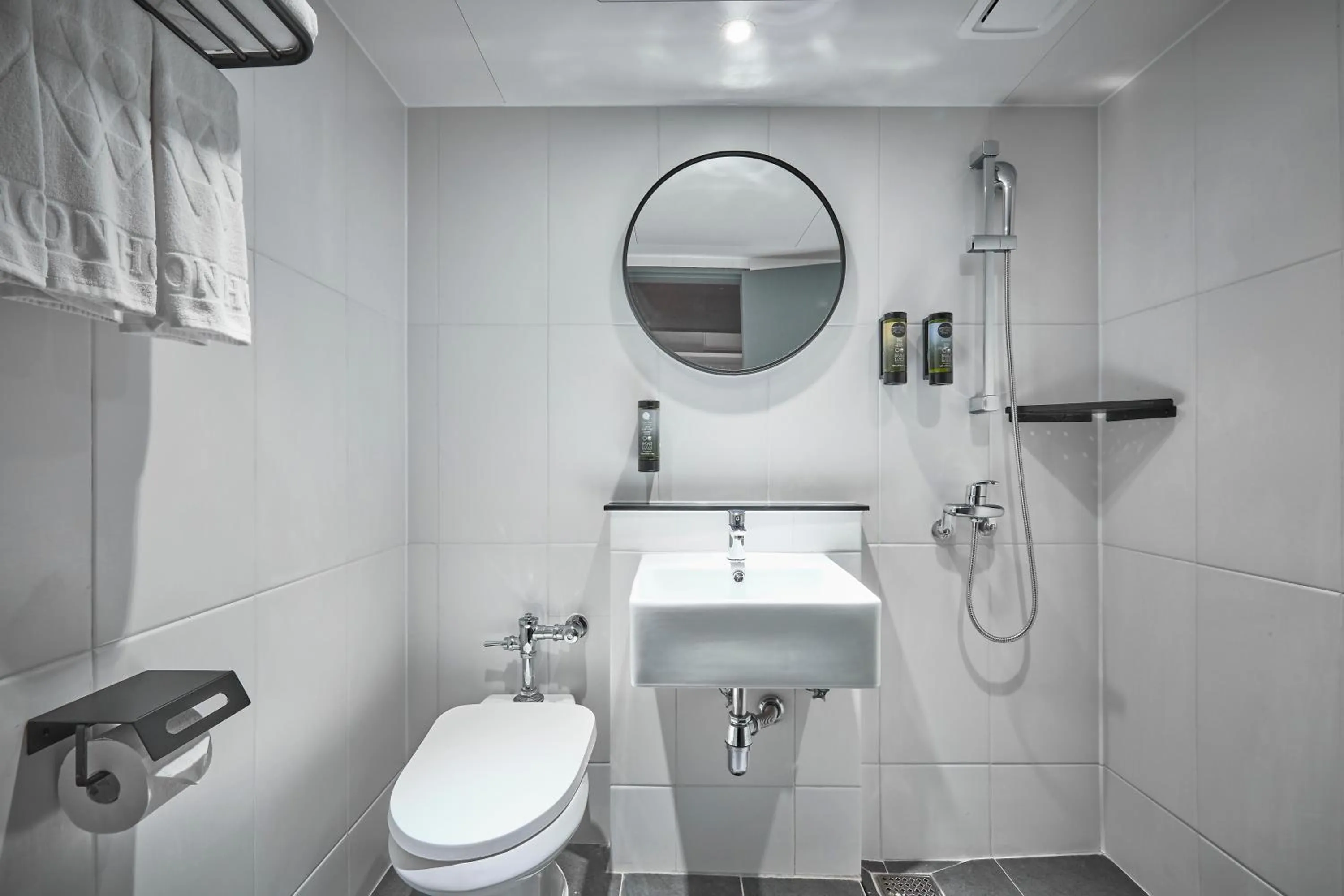 Photo of the whole room in Kolon Hotel