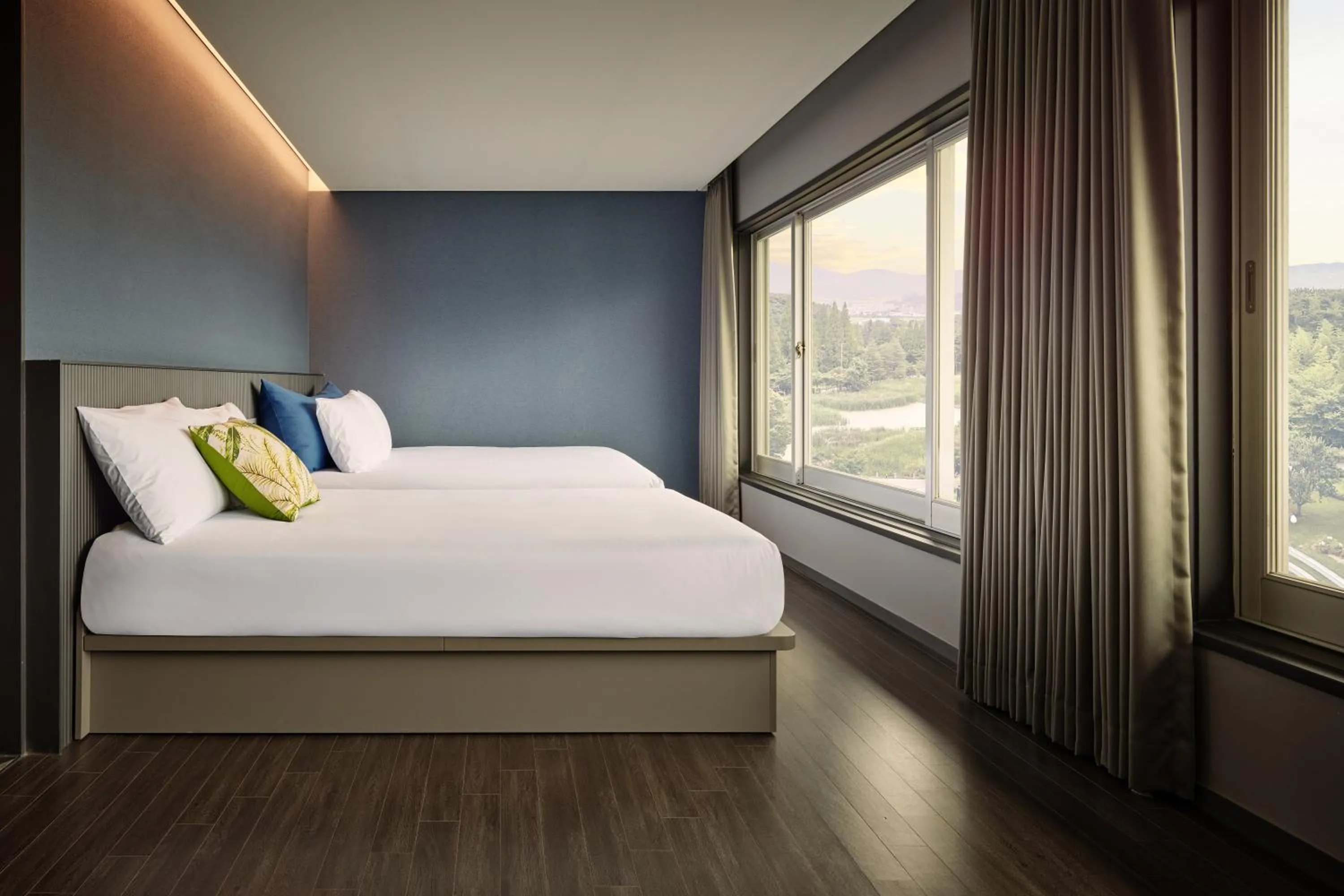 Photo of the whole room, Bed in Kolon Hotel