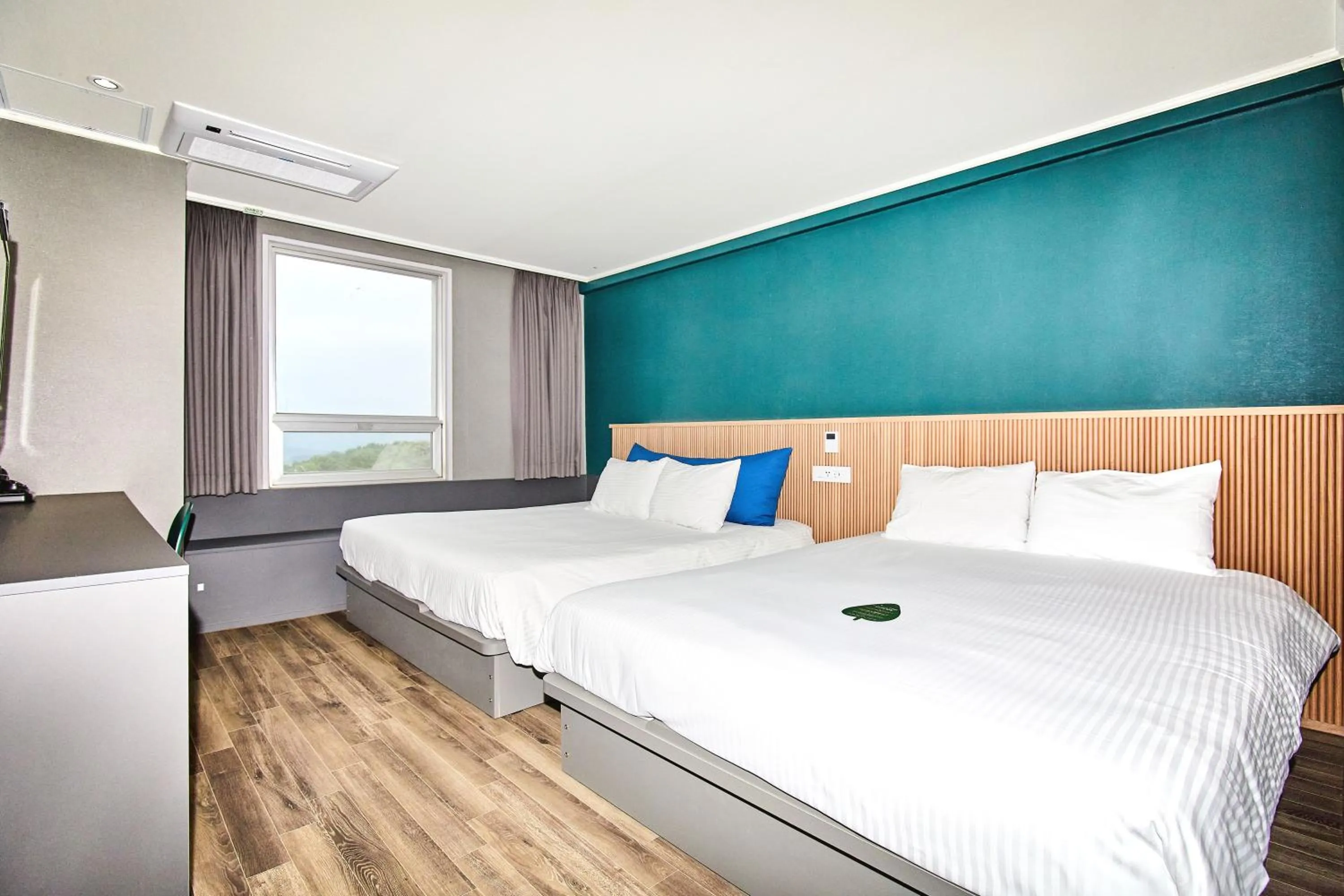 Photo of the whole room, Bed in Kolon Hotel