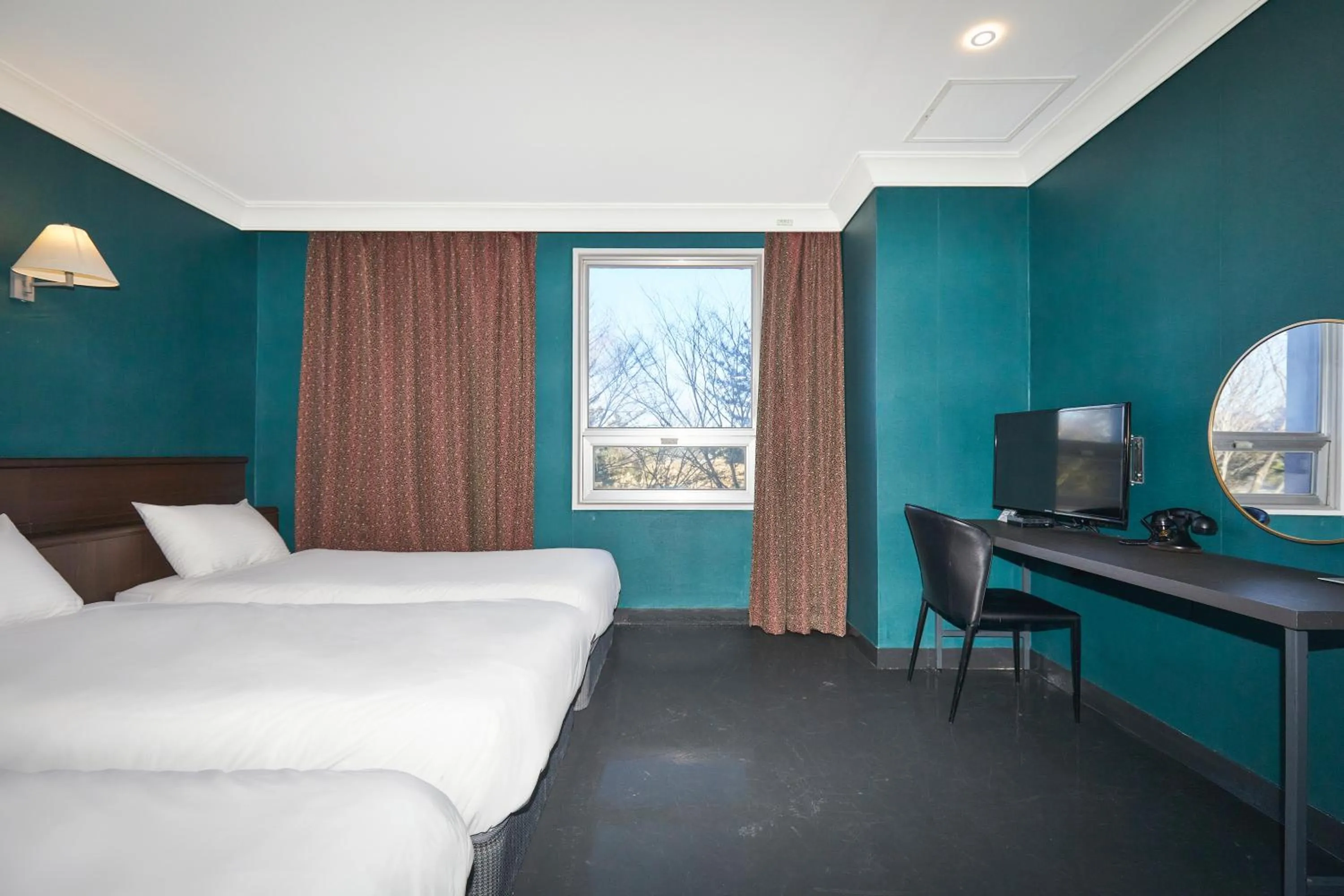 Photo of the whole room, Bed in Kolon Hotel