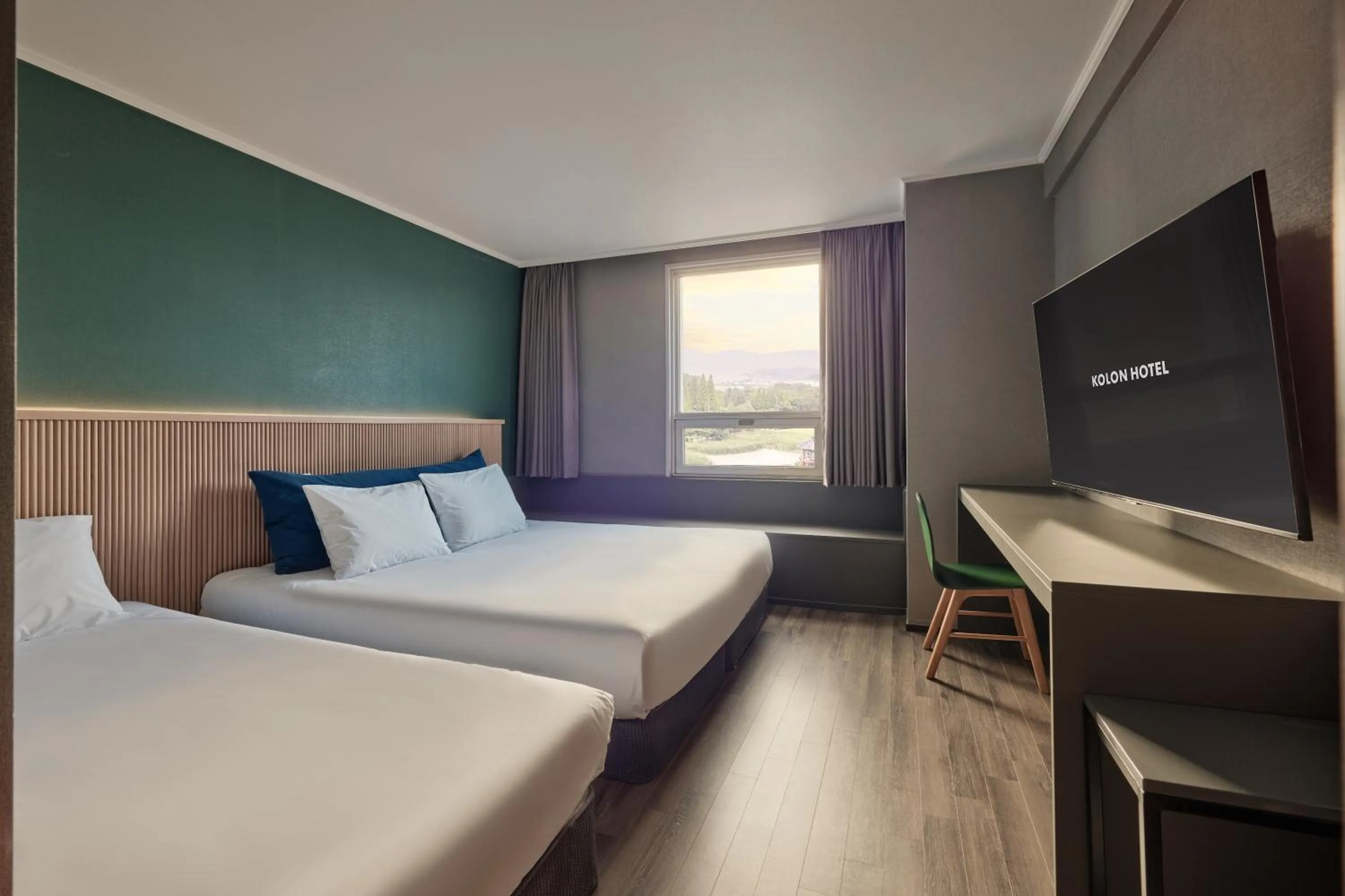 Photo of the whole room, Bed in Kolon Hotel