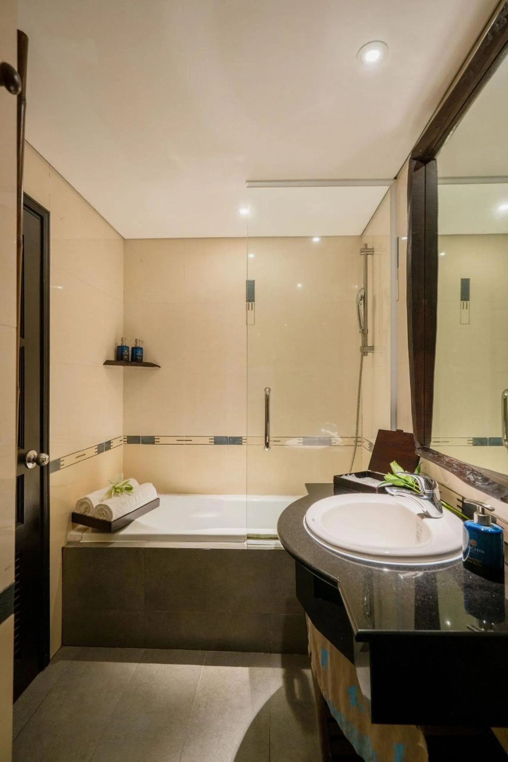 Bathroom in Cochin Zen Hotel