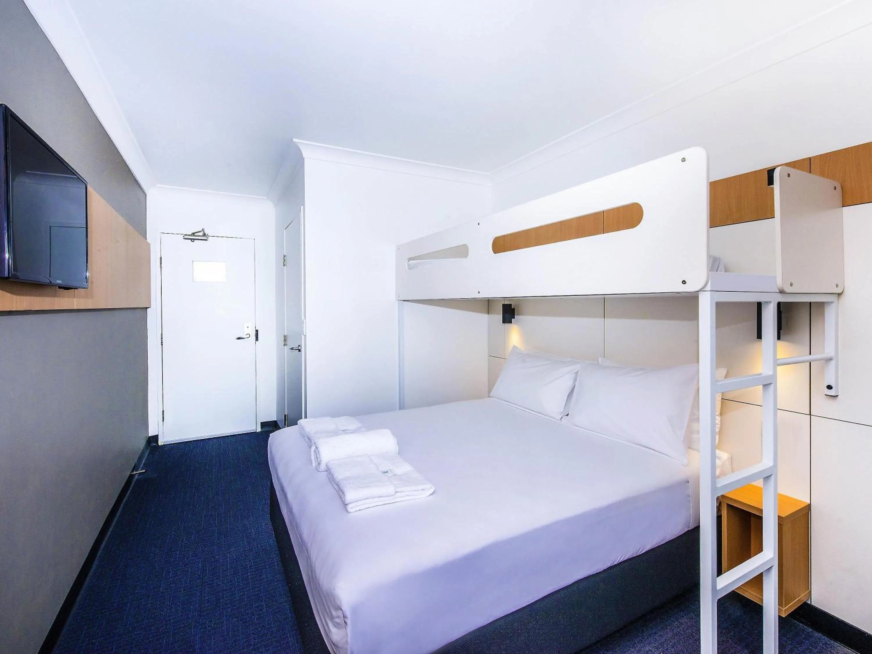 Bedroom, Bed in Ibis Budget - Casula Liverpool