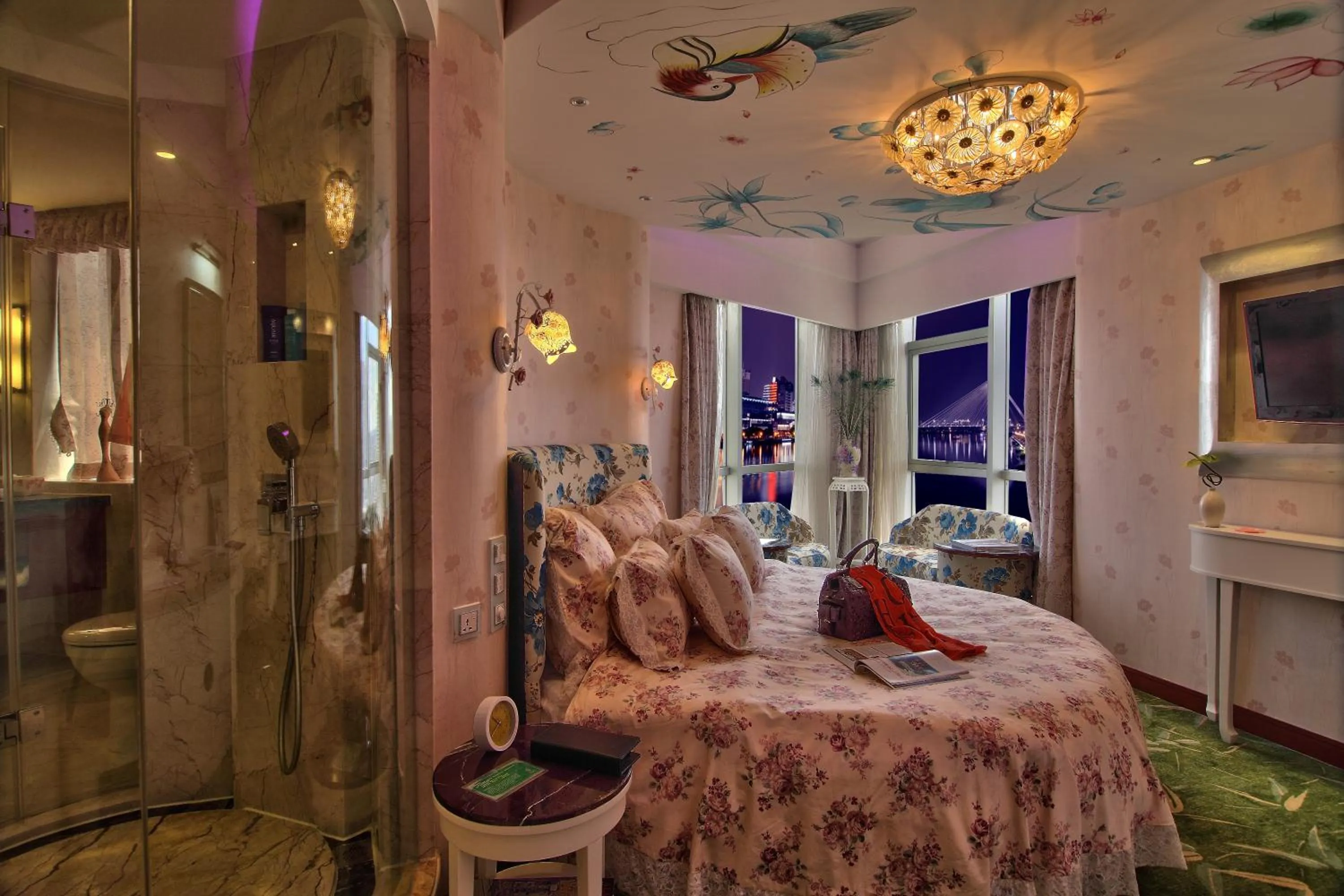 Bed in Citic Ningbo International Hotel