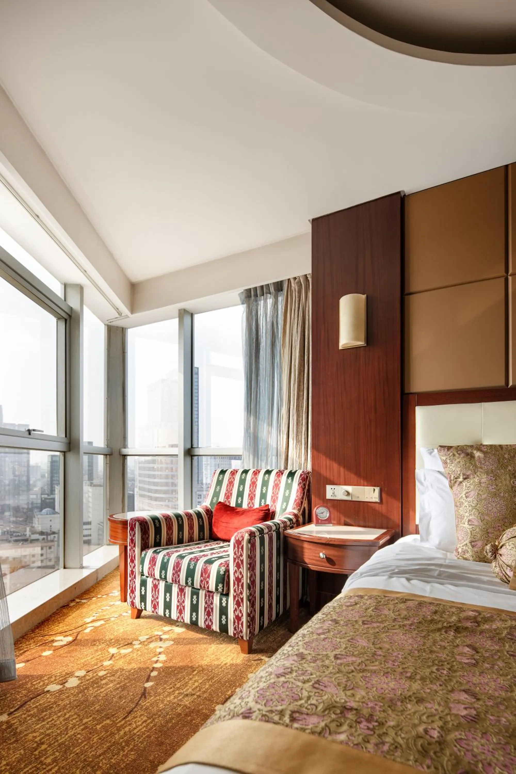 Photo of the whole room, Bed in Citic Ningbo International Hotel