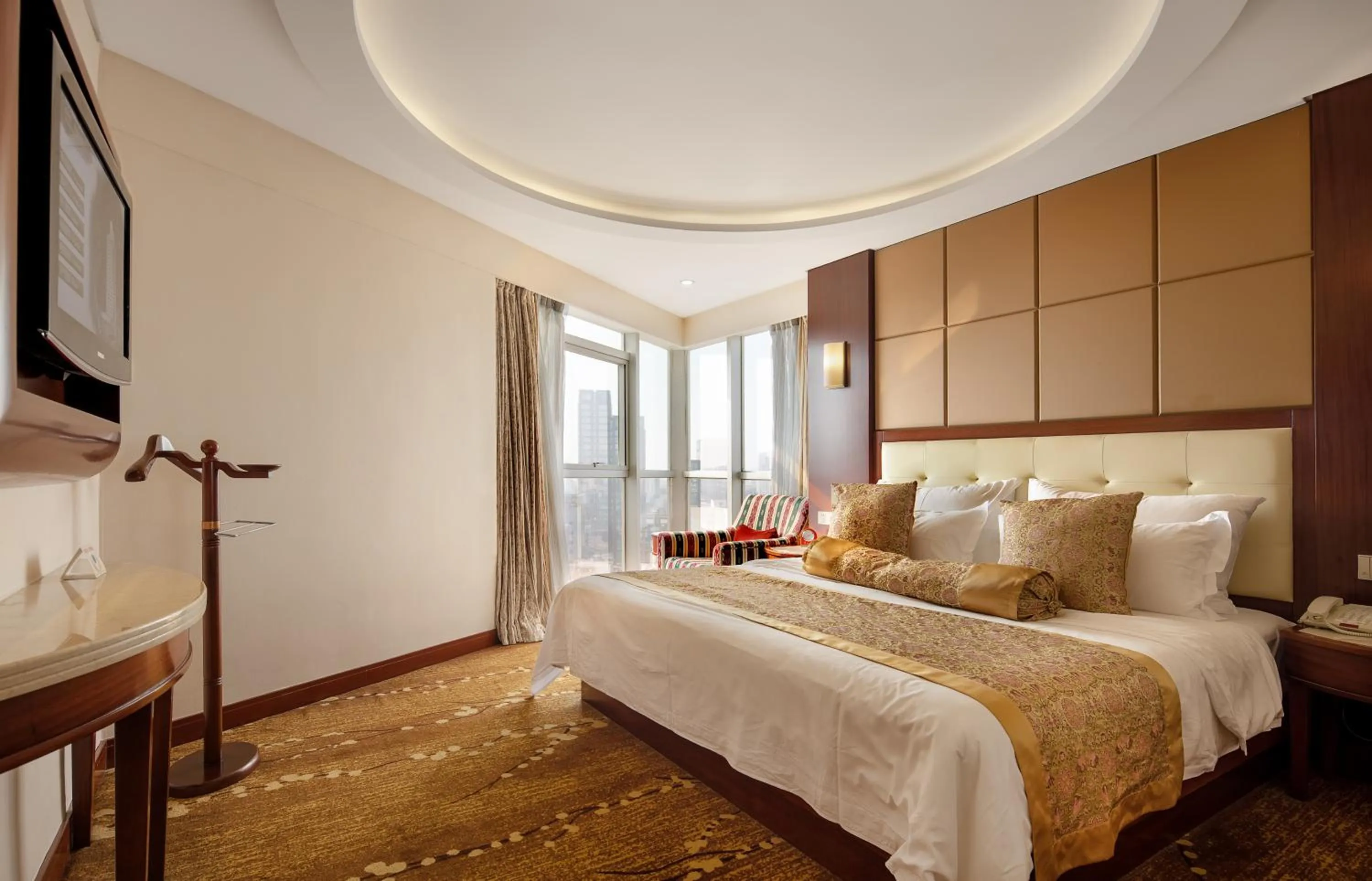 Photo of the whole room, Bed in Citic Ningbo International Hotel