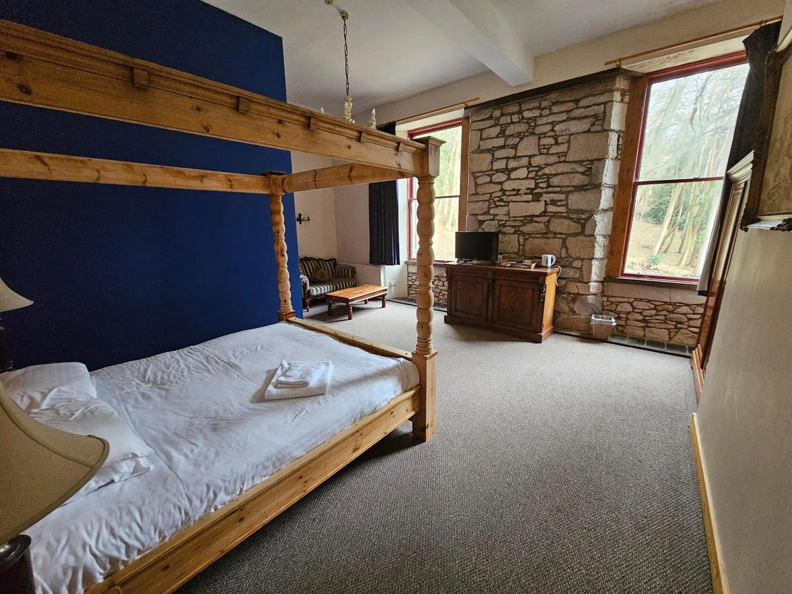Bedroom, Bed in Broomhall Castle Hotel