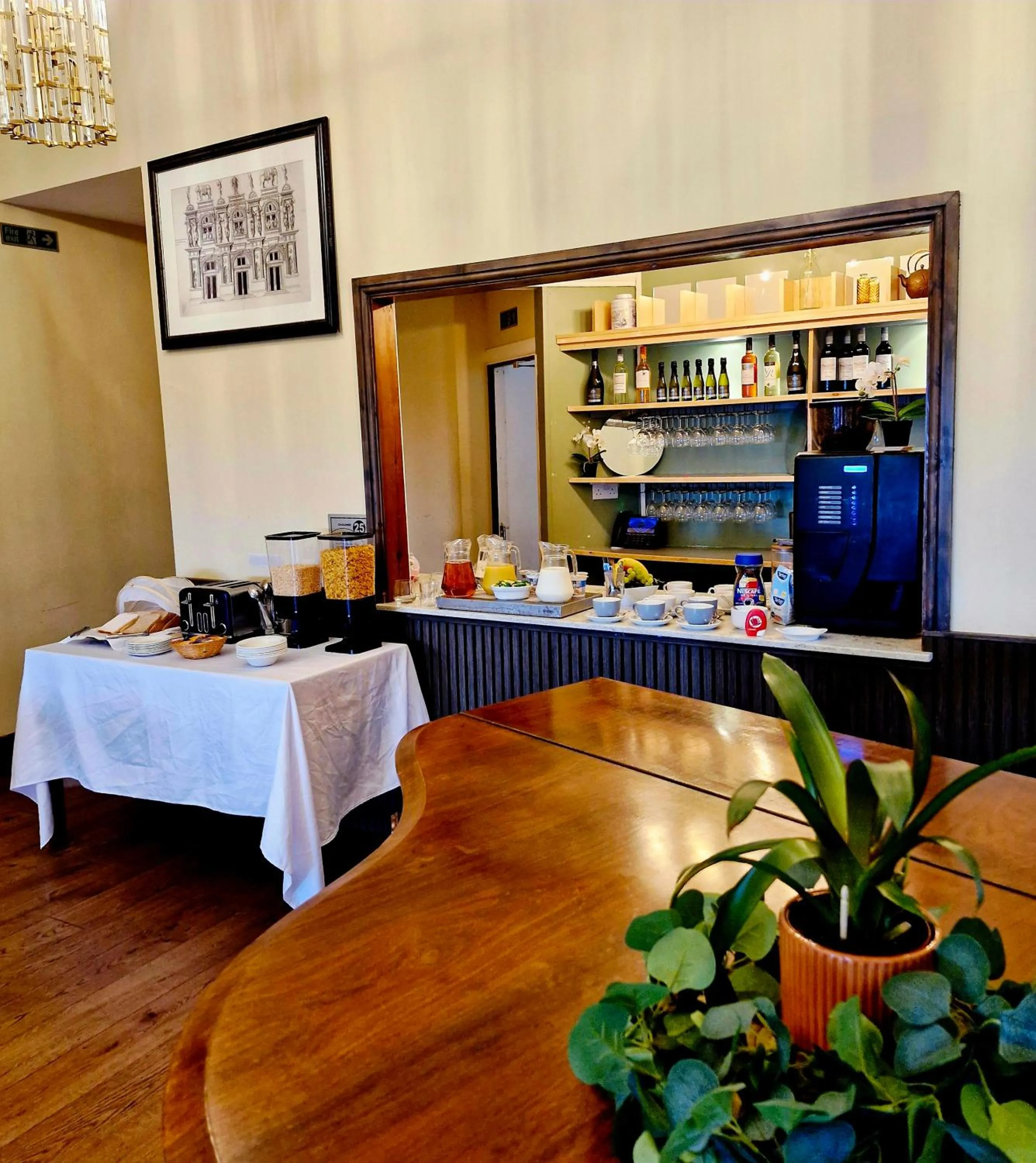 Breakfast in Broomhall Castle Hotel